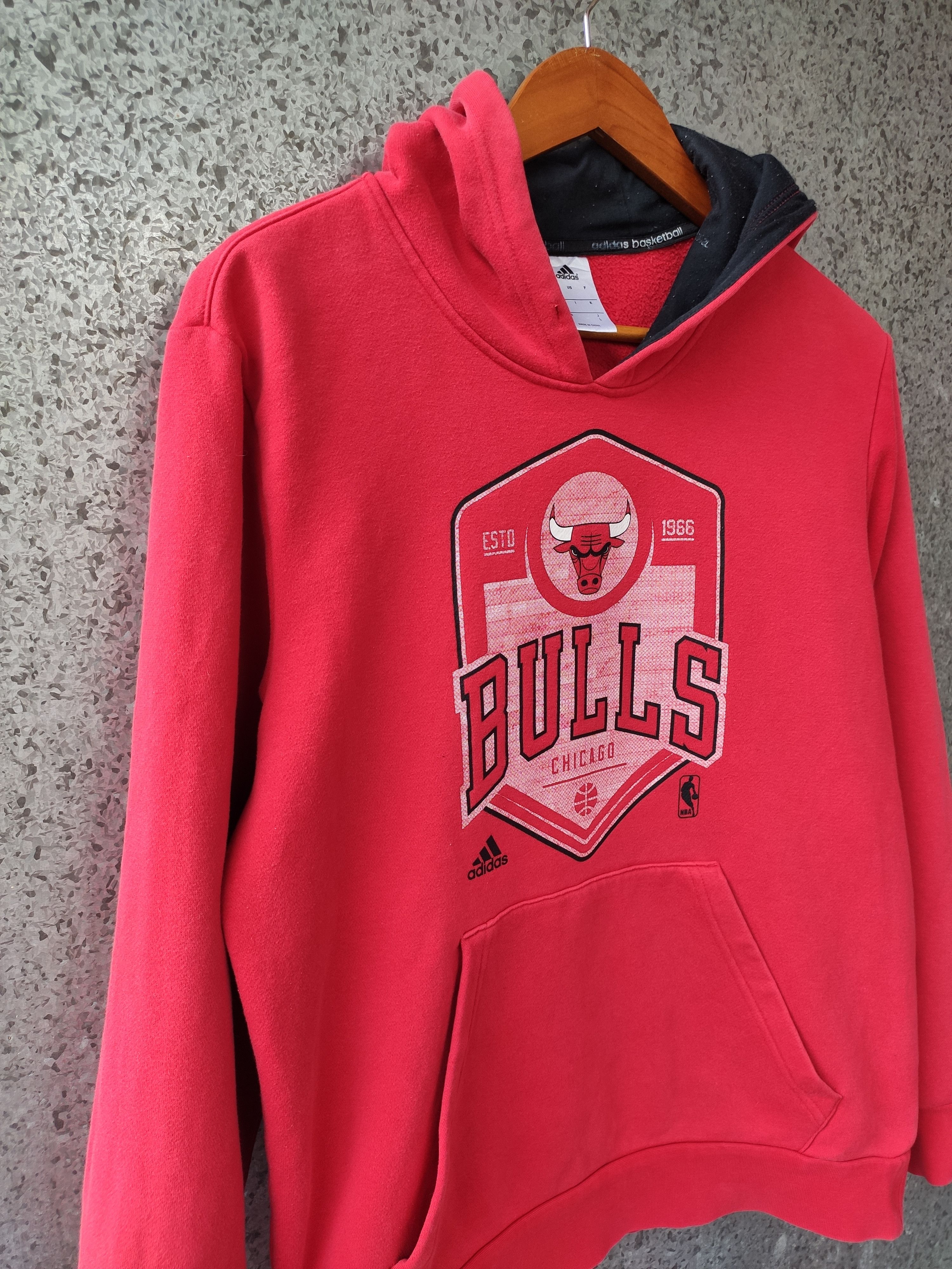 Adidas × NBA Vintage Adidas Chicago Bulls Hoodies Size US M / EU 48-50 / 2 - 4 Thumbnail