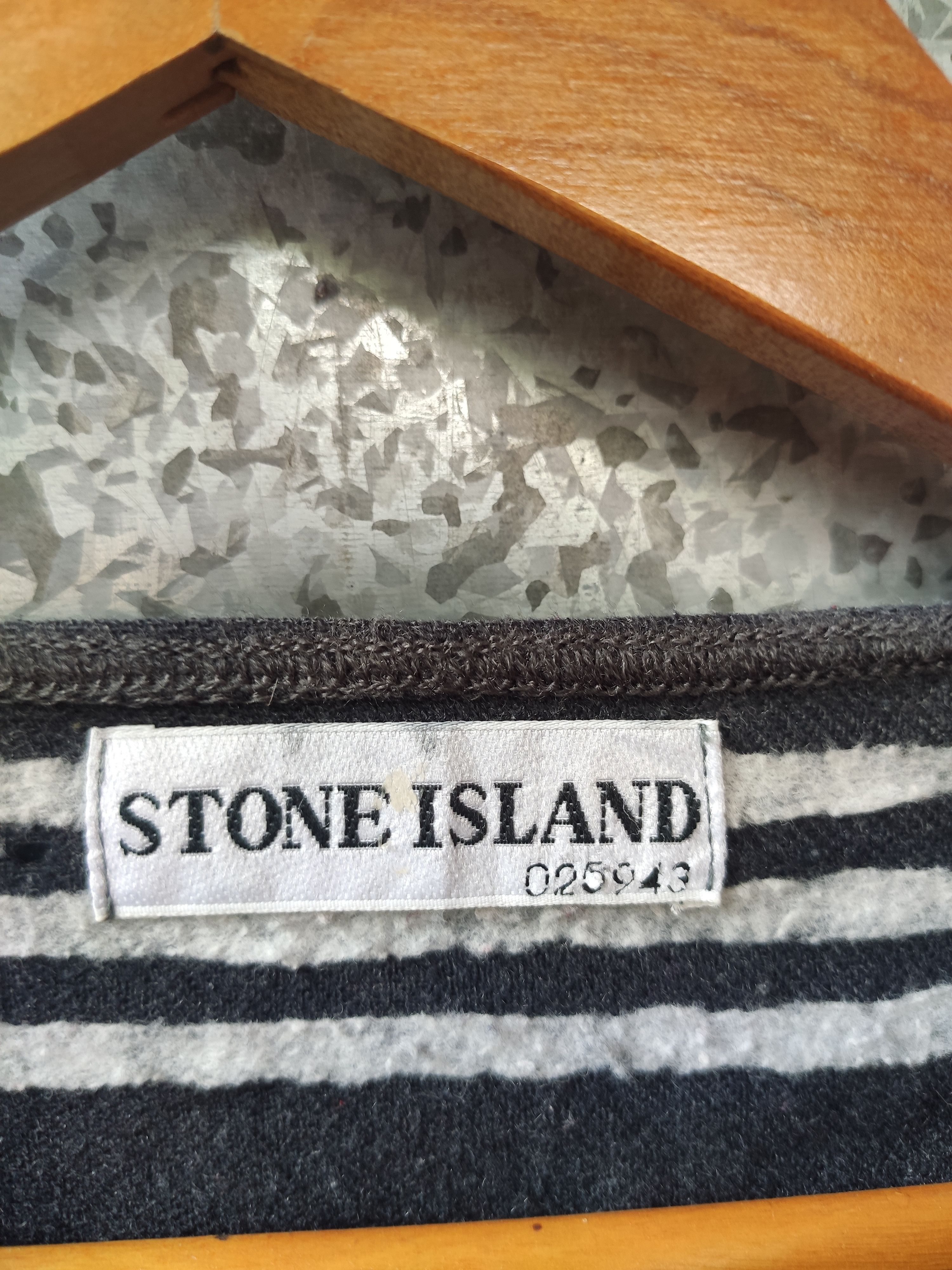Stone Island Authentic Stone Island sweatshirt made in Italy Size US M / EU 48-50 / 2 - 4 Thumbnail