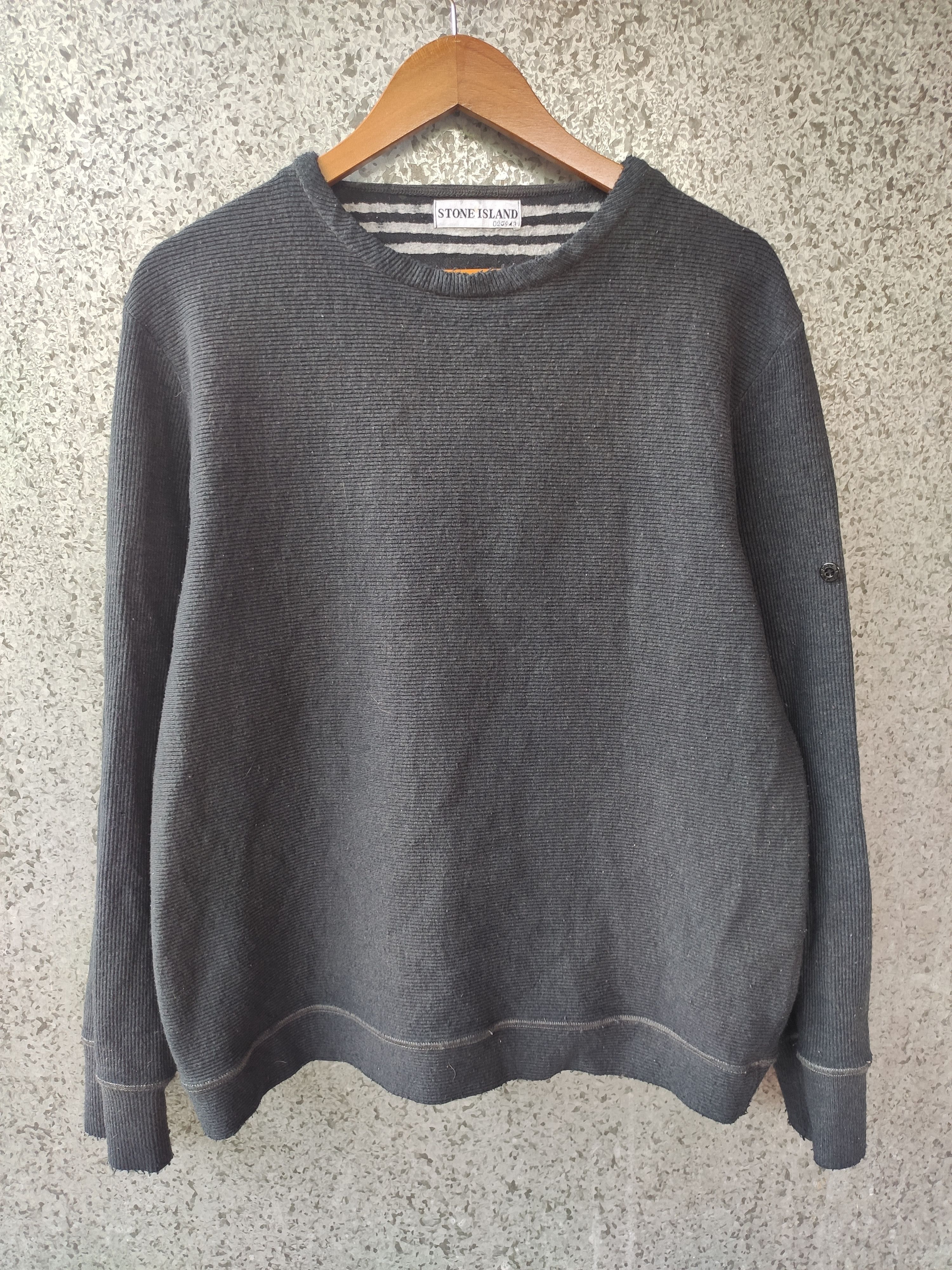 Stone Island Authentic Stone Island sweatshirt made in Italy Size US M / EU 48-50 / 2 - 1 Thumbnail