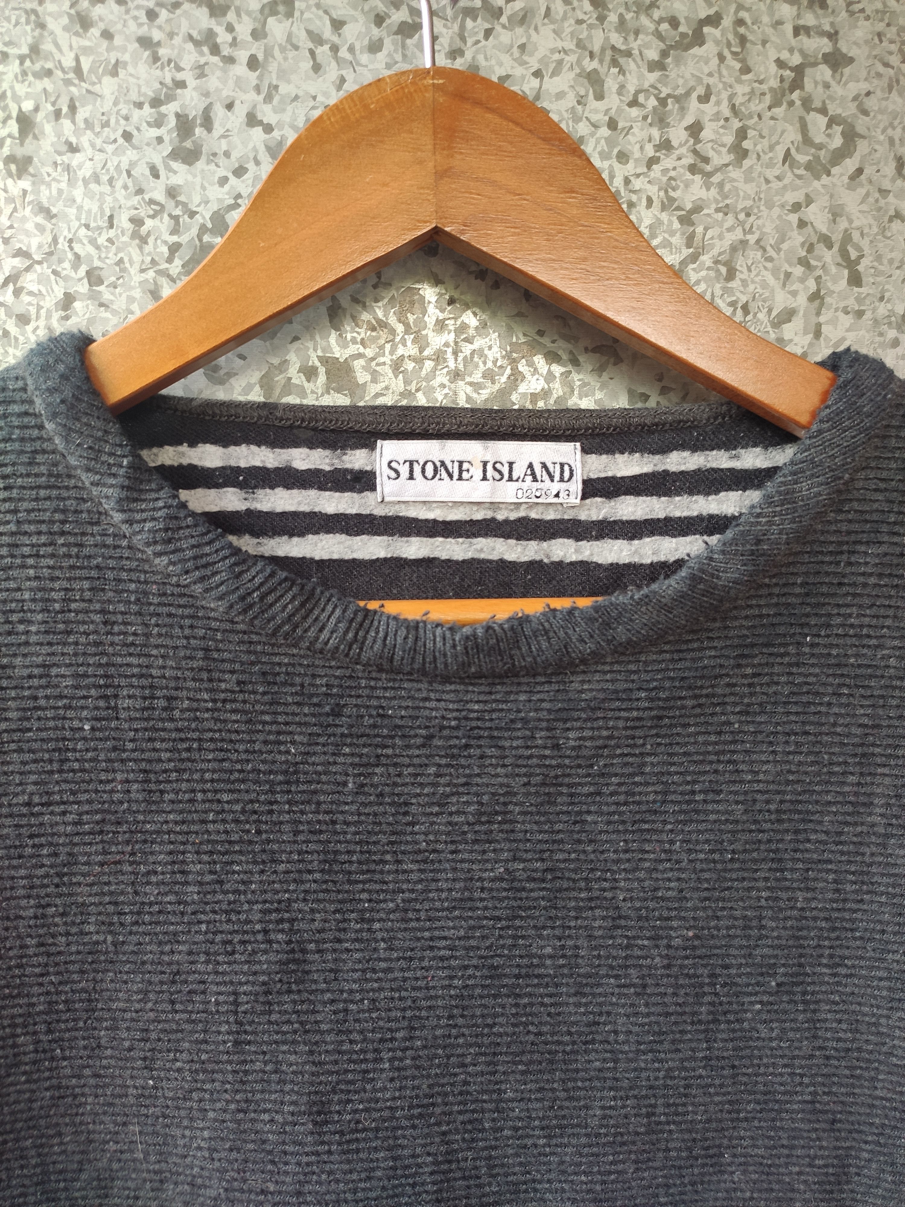 Stone Island Authentic Stone Island sweatshirt made in Italy Size US M / EU 48-50 / 2 - 2 Thumbnail