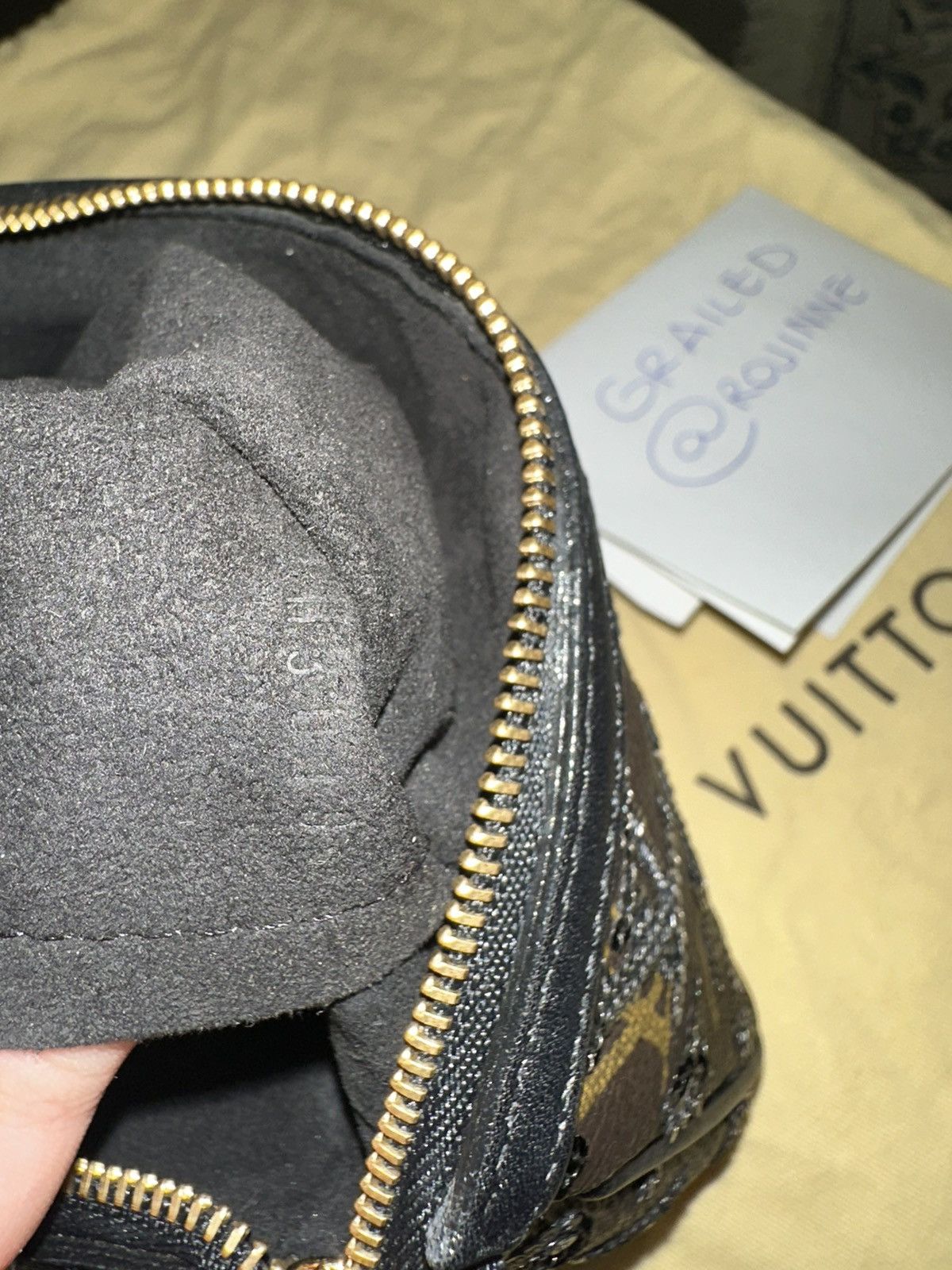 Louis Vuitton RARE Louis Vuitton eclipse pochette monogram sequin Size ONE SIZE - 10 Thumbnail