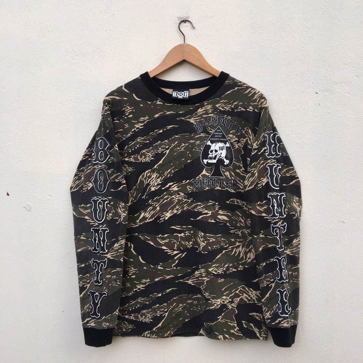 Bounty Hunter RARE‼️BOUNTY HUNTER TIGER STRIPE DESIGN LONGSLEEVE T-SHIRT Size US M / EU 48-50 / 2 - 14 Thumbnail