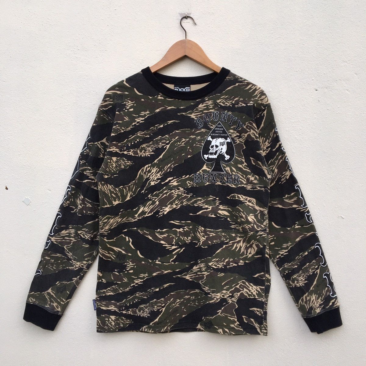 Bounty Hunter RARE‼️BOUNTY HUNTER TIGER STRIPE DESIGN LONGSLEEVE T-SHIRT Size US M / EU 48-50 / 2 - 8 Thumbnail