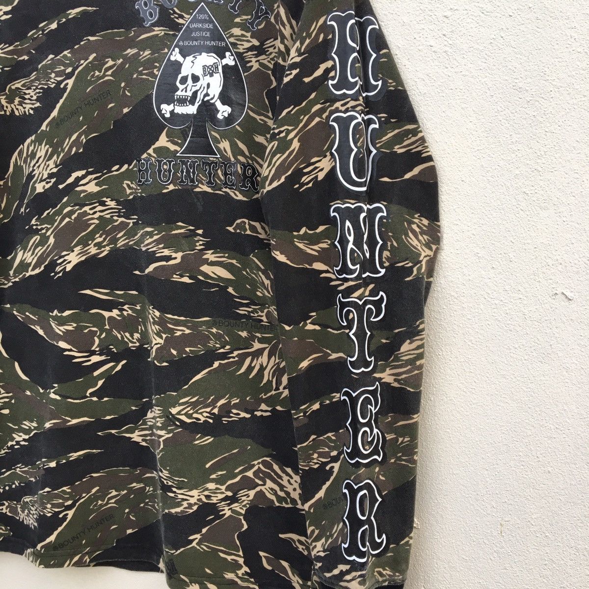Bounty Hunter RARE‼️BOUNTY HUNTER TIGER STRIPE DESIGN LONGSLEEVE T-SHIRT Size US M / EU 48-50 / 2 - 16 Thumbnail