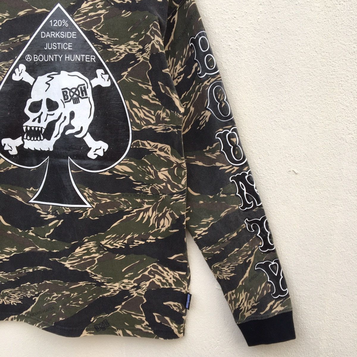 Bounty Hunter RARE‼️BOUNTY HUNTER TIGER STRIPE DESIGN LONGSLEEVE T-SHIRT Size US M / EU 48-50 / 2 - 4 Thumbnail