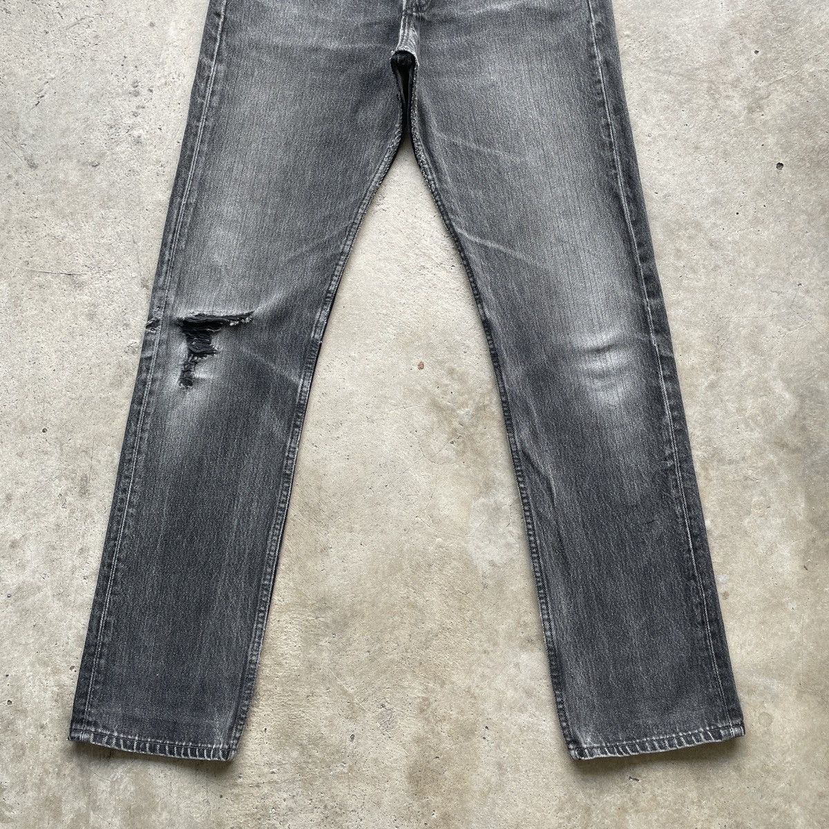 Levi's Vintage Clothing Vintage Levi’s 501 Faded Black Distressed Women Denim Pants Size US 30 / EU 46 - 4 Thumbnail