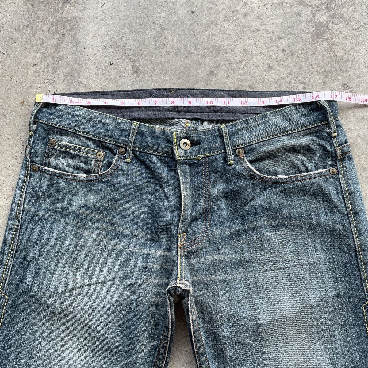 Levi's Vintage Clothing Vintage Levi’s Black Tag Star Faded Denim Jeans Pants W34 Size US 34 / EU 50 - 4 Thumbnail