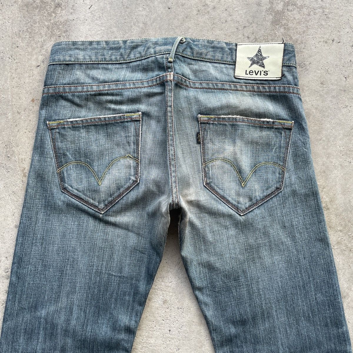 Levi's Vintage Clothing Vintage Levi’s Black Tag Star Faded Denim Jeans Pants W34 Size US 34 / EU 50 - 10 Thumbnail