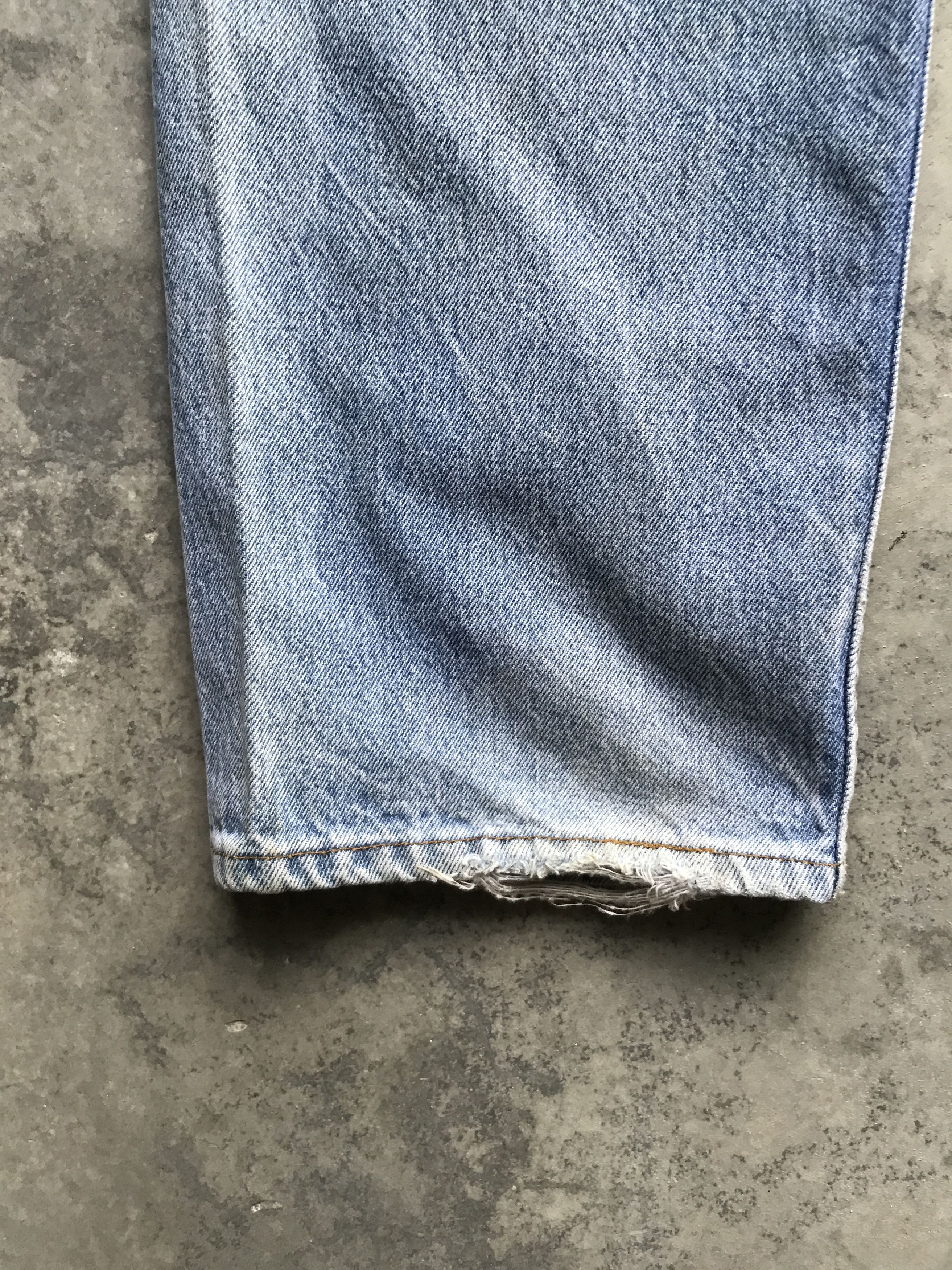 Levi's VLEV44 - Vintage 90s Levis 501xx Light Wash Jeans Size US 34 / EU 50 - 13 Thumbnail