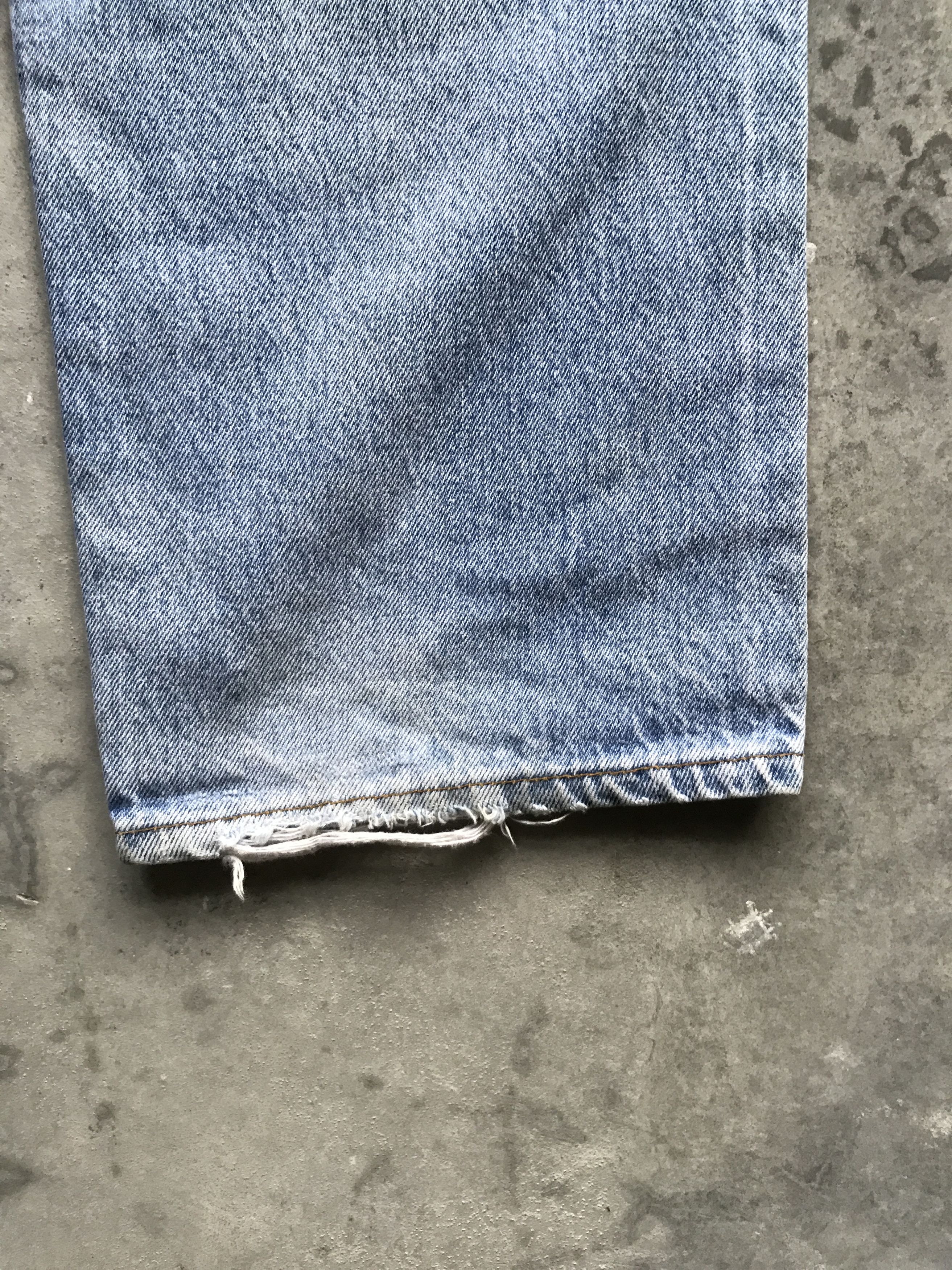 Levi's VLEV44 - Vintage 90s Levis 501xx Light Wash Jeans Size US 34 / EU 50 - 12 Thumbnail