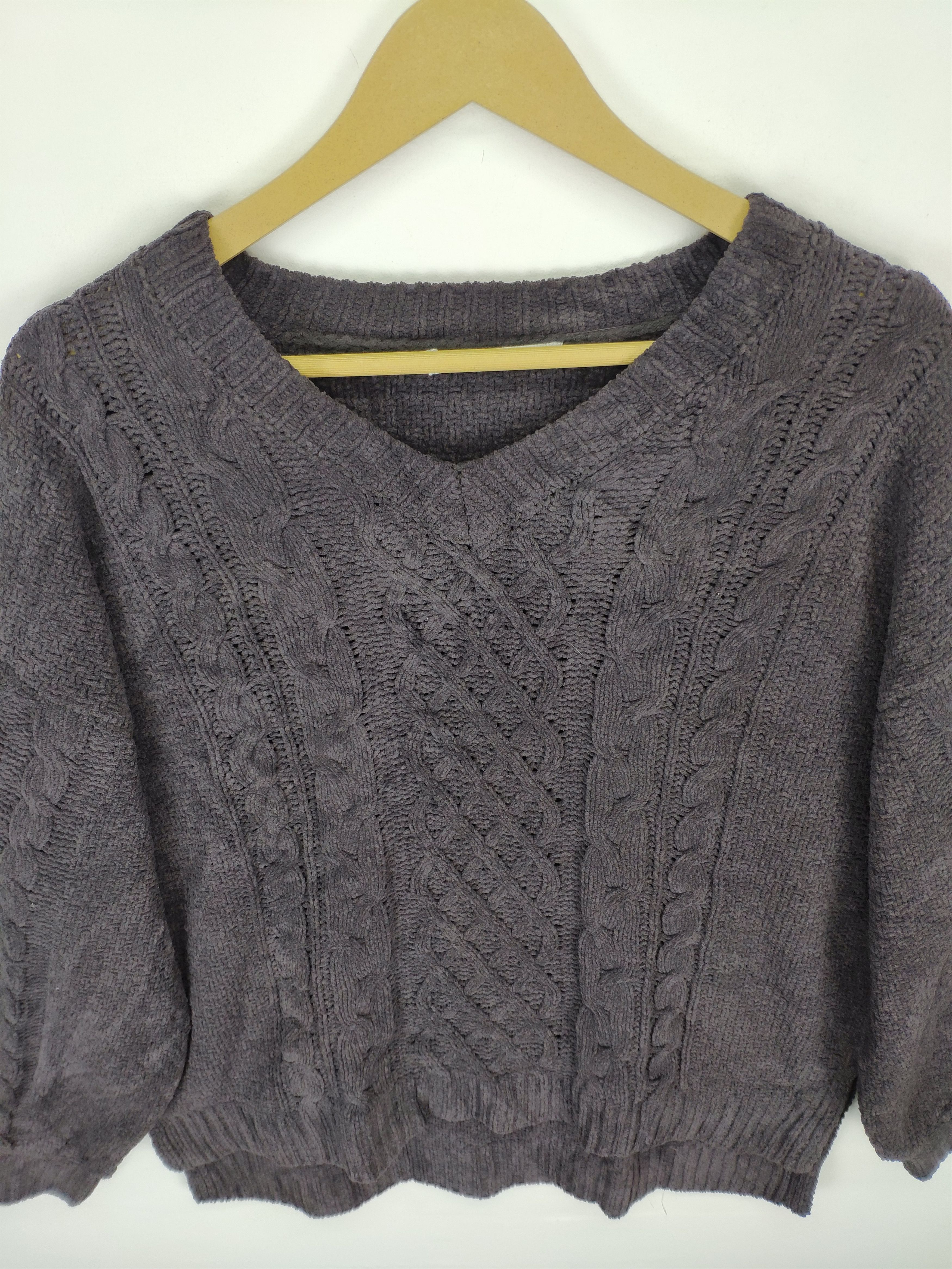 Aran Isles Knitwear × Japanese Brand × Vintage Vintage Wool Sweater Cable Knit V Neck Size L / US 10 / IT 46 - 8 Thumbnail