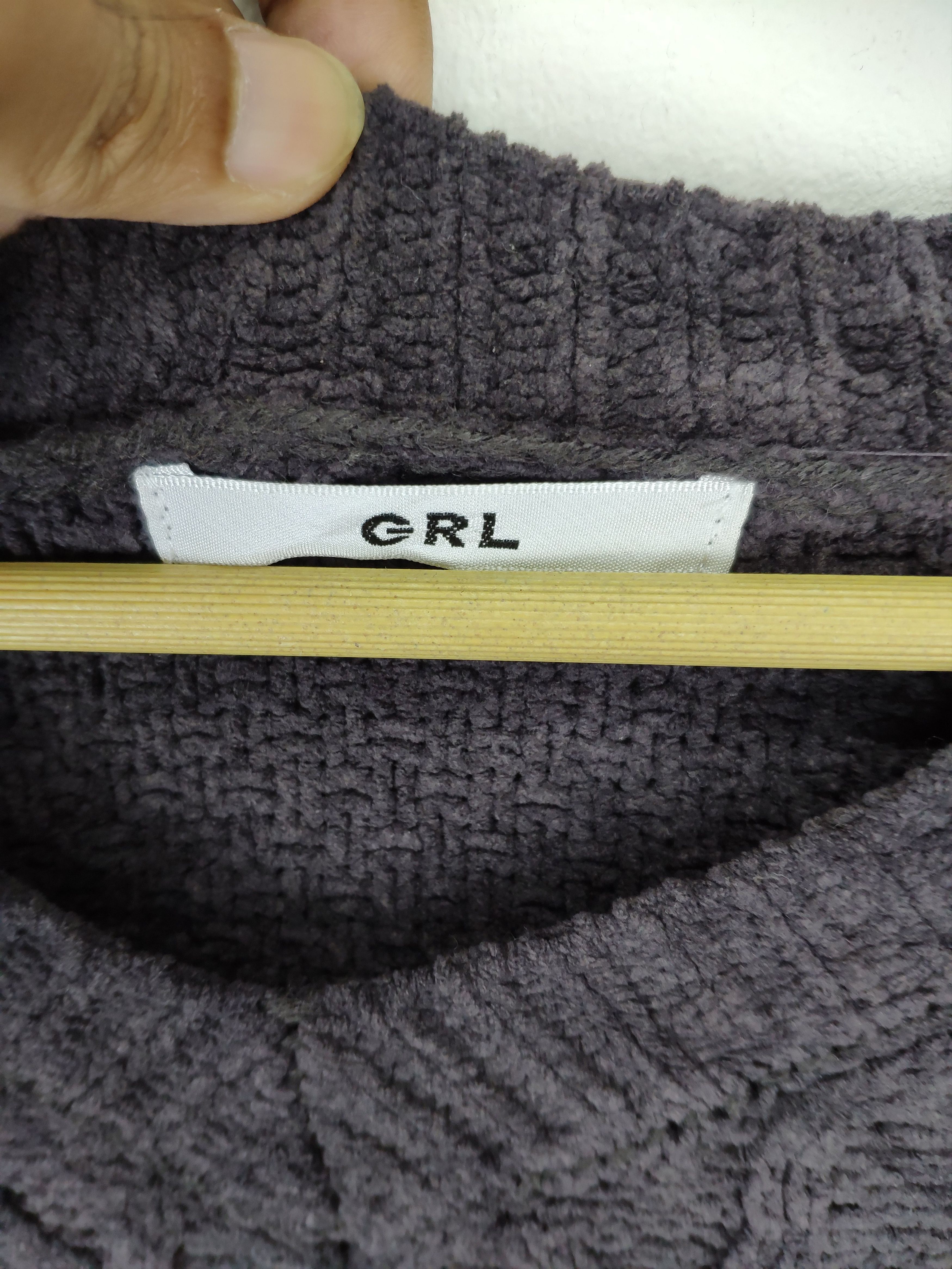Aran Isles Knitwear × Japanese Brand × Vintage Vintage Wool Sweater Cable Knit V Neck Size L / US 10 / IT 46 - 10 Thumbnail