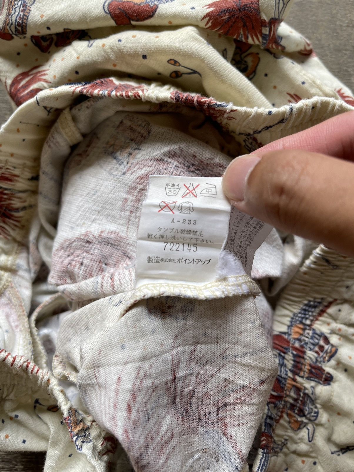 Tsumori Chisato Vintage Hai Sporting Gear Overprint short Size US 34 / EU 50 - 10 Thumbnail