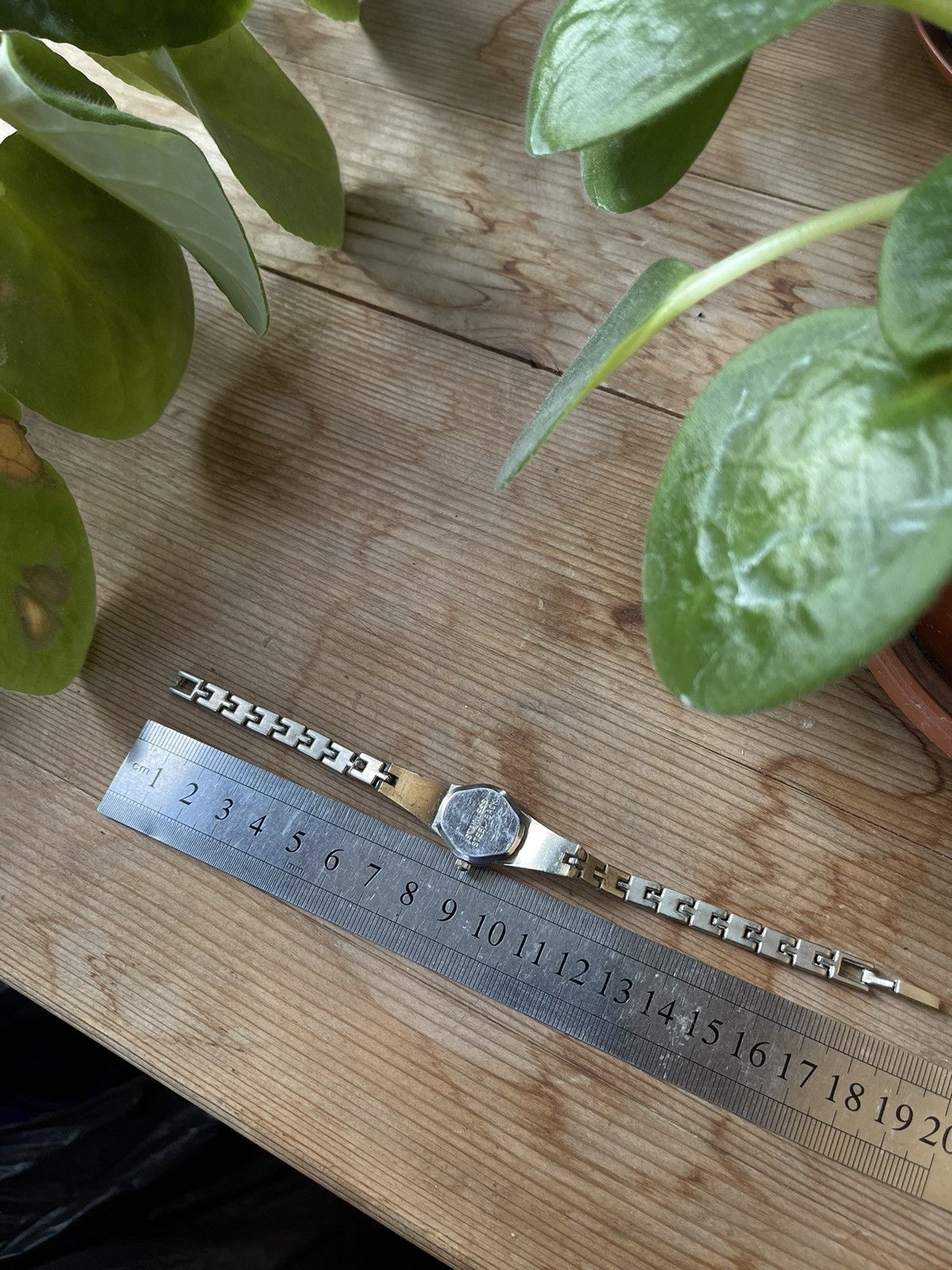 Japanese Brand × Vintage Vintage Quartz futuristic bracelet retro avantgarde watch Size ONE SIZE - 6 Thumbnail