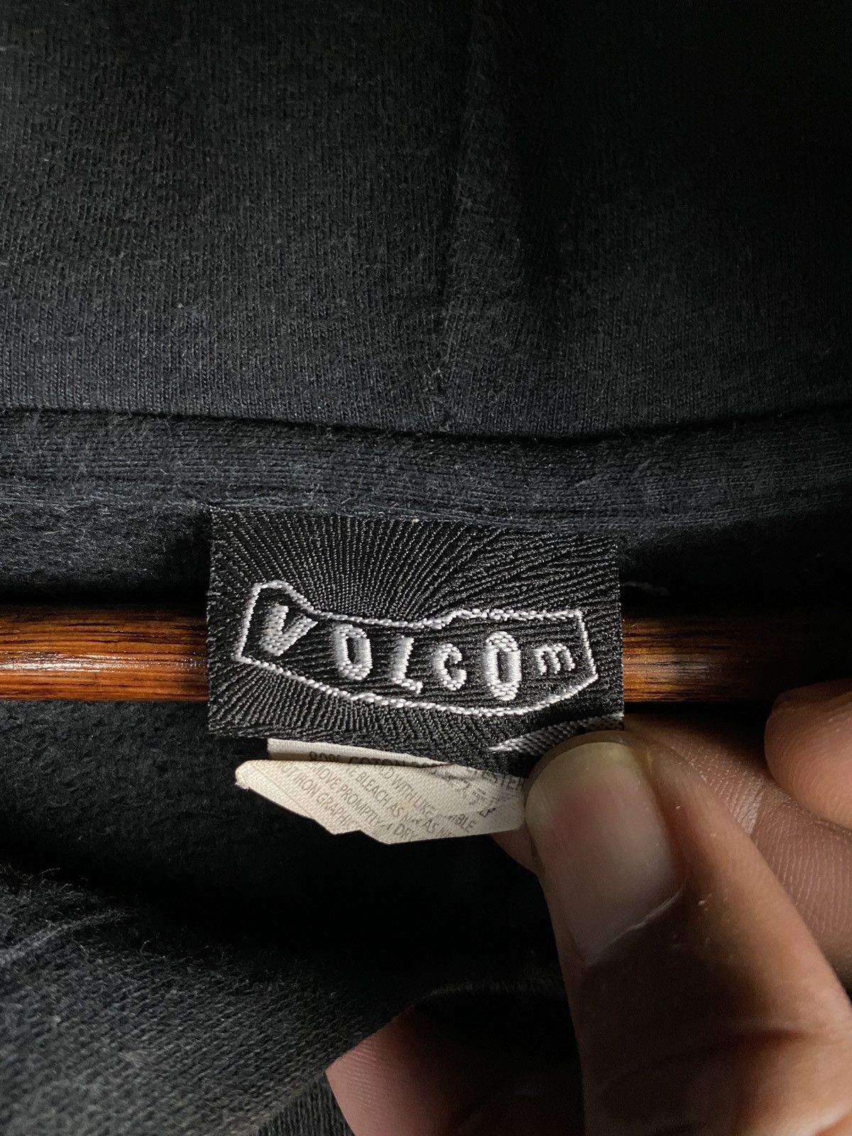 Volcom Vintage Volcom Hoodies Size US L / EU 52-54 / 3 - 6 Thumbnail