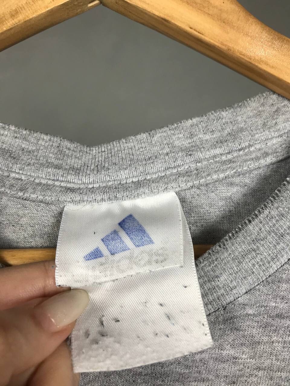 Vintage Adidas vintage streetwear center logo tee Size US XL / EU 56 / 4 - 4 Thumbnail