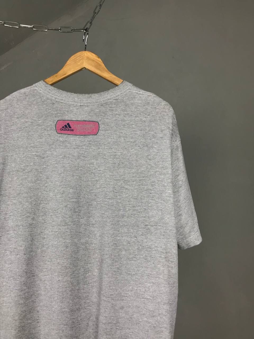 Vintage Adidas vintage streetwear center logo tee Size US XL / EU 56 / 4 - 8 Thumbnail