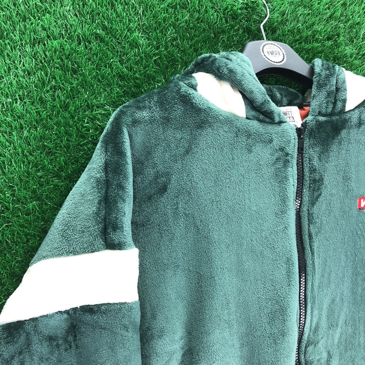 Vision Streetwear Vision Streetwear Big Logo Velvet Sweater Zipper Hoodie Size US XXL / EU 58 / 5 - 5 Thumbnail