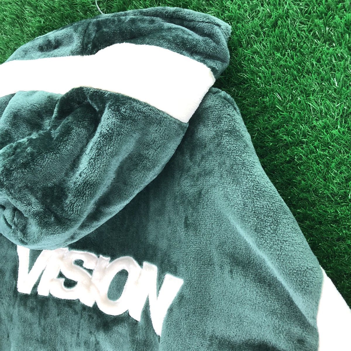 Vision Streetwear Vision Streetwear Big Logo Velvet Sweater Zipper Hoodie Size US XXL / EU 58 / 5 - 2 Thumbnail