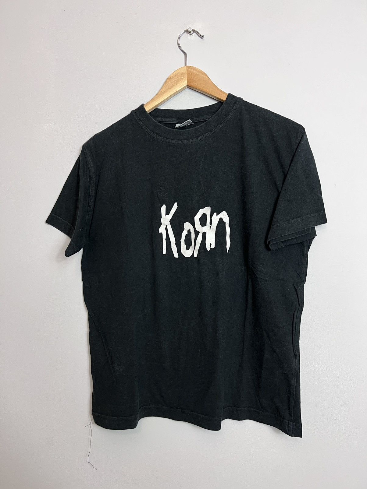 Band Tees 90s Korn logo Vintage Nu Metal Rock Band Tshirt Rare y2k Size US S / EU 44-46 / 1 - 1 Thumbnail