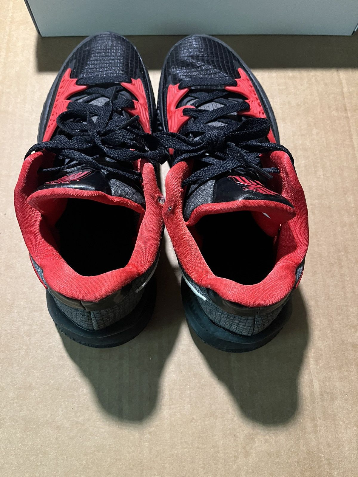 Nike Nike Kyrie Low 4 Size 9 Size US 9 / EU 42 - 4 Thumbnail