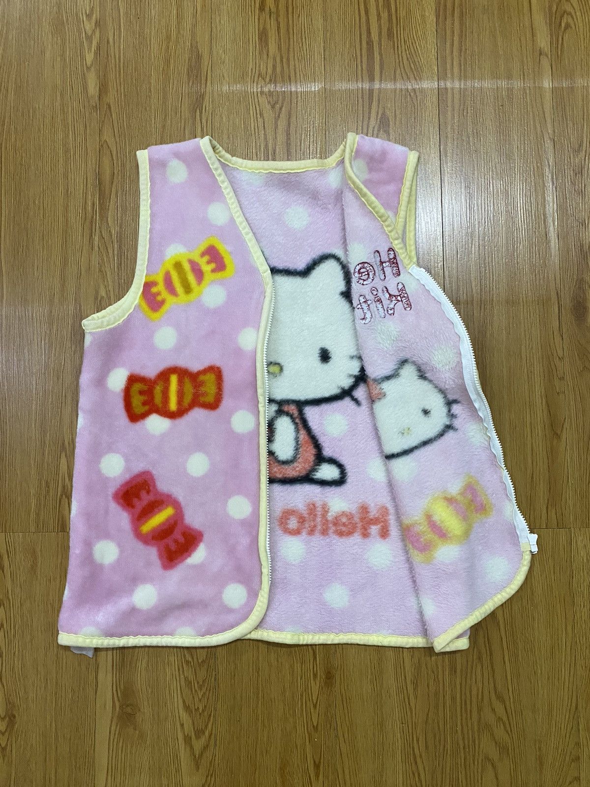 Japanese Brand × Vintage Hello Kitty Big Logo Fleece Vest Size M / US 6-8 / IT 42-44 - 3 Thumbnail