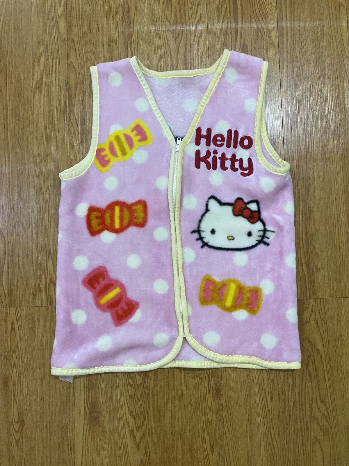 Japanese Brand × Vintage Hello Kitty Big Logo Fleece Vest Size M / US 6-8 / IT 42-44 - 1 Thumbnail