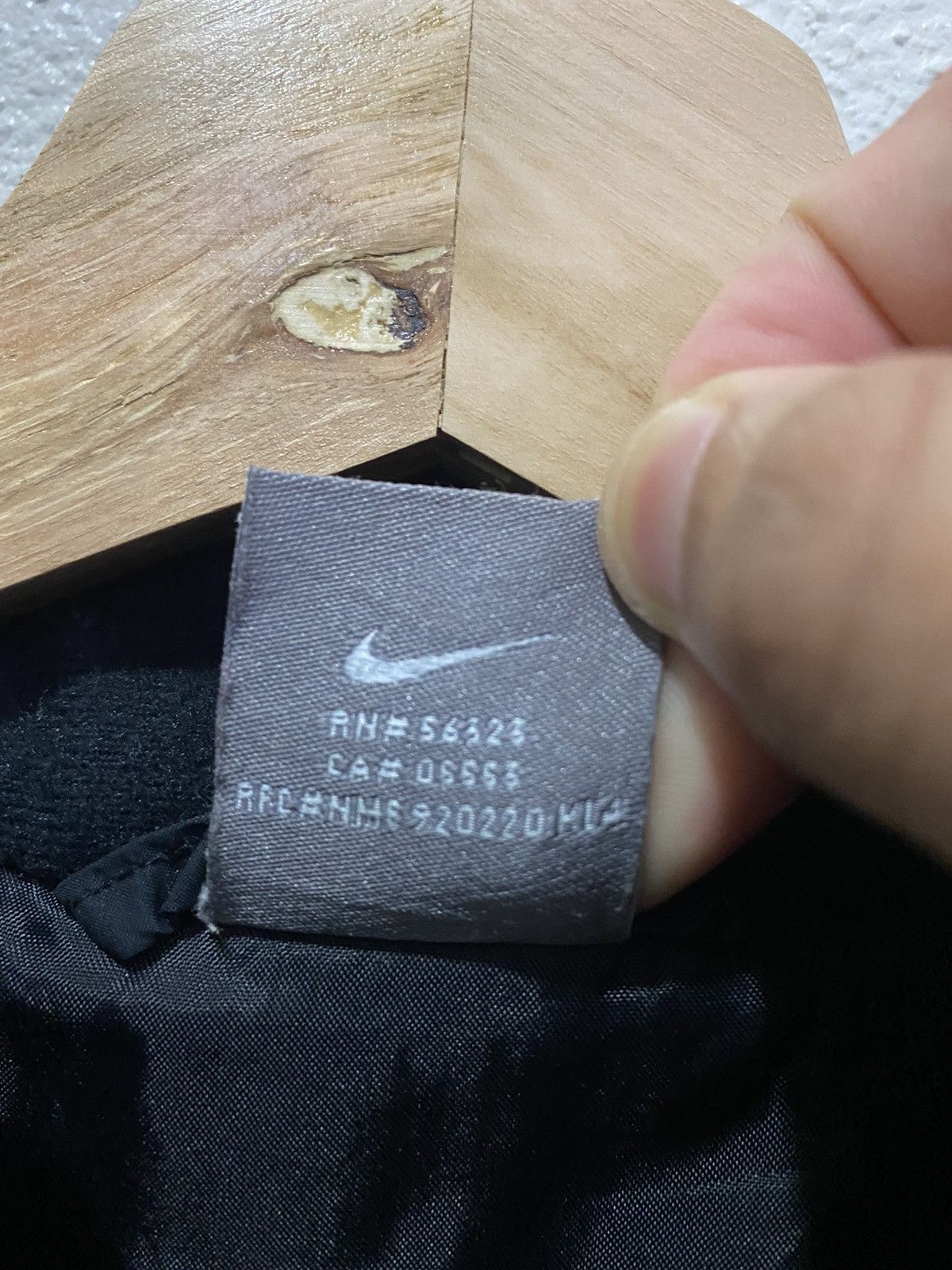 Nike 🔥VINTAGE 90s NIKE SUN FADED BLACK PUFFER JACKET Size US L / EU 52-54 / 3 - 11 Thumbnail