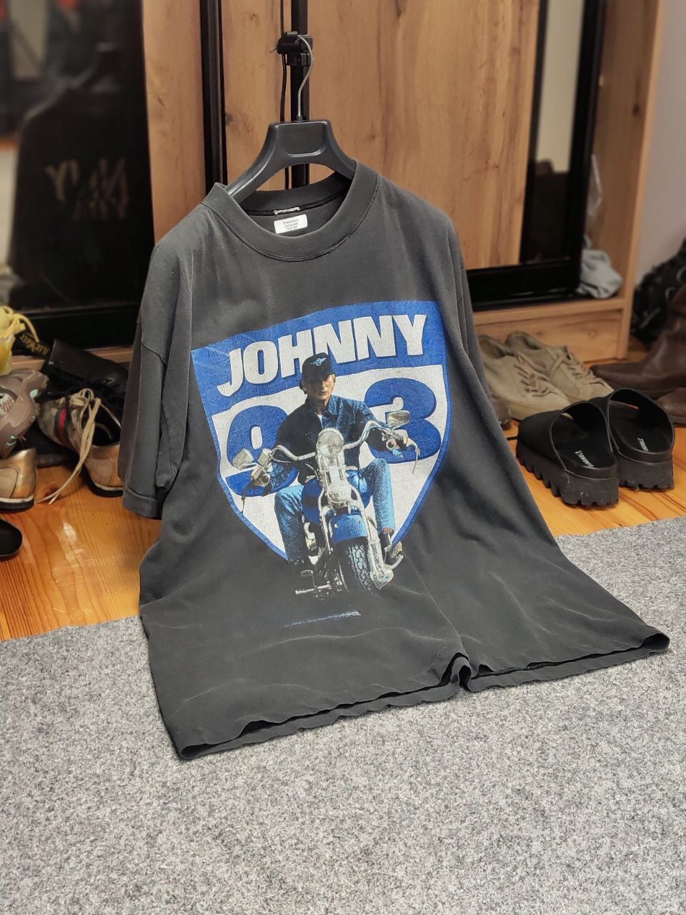 Band Tees Vintage Johnny Hallyday 93 Big Faded Logo Gray T shirt Size US L / EU 52-54 / 3 - 16 Thumbnail