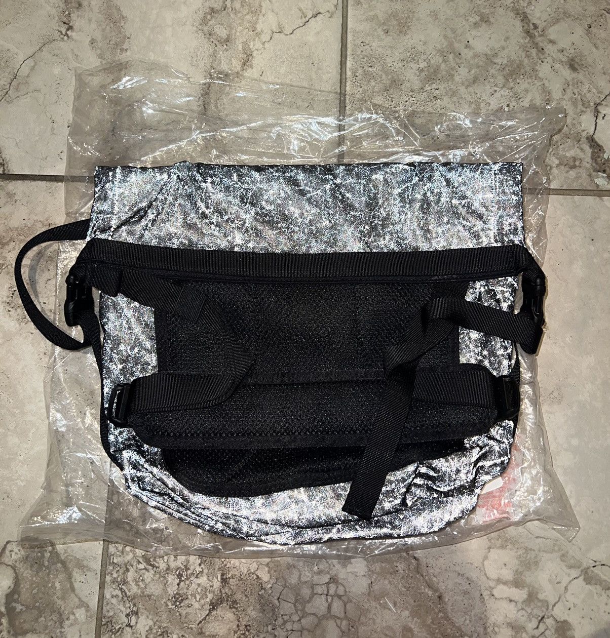 Supreme Supreme FW20 Reflective/Waterproof Shoulder bag BRAND NEW Size ONE SIZE - 6 Thumbnail