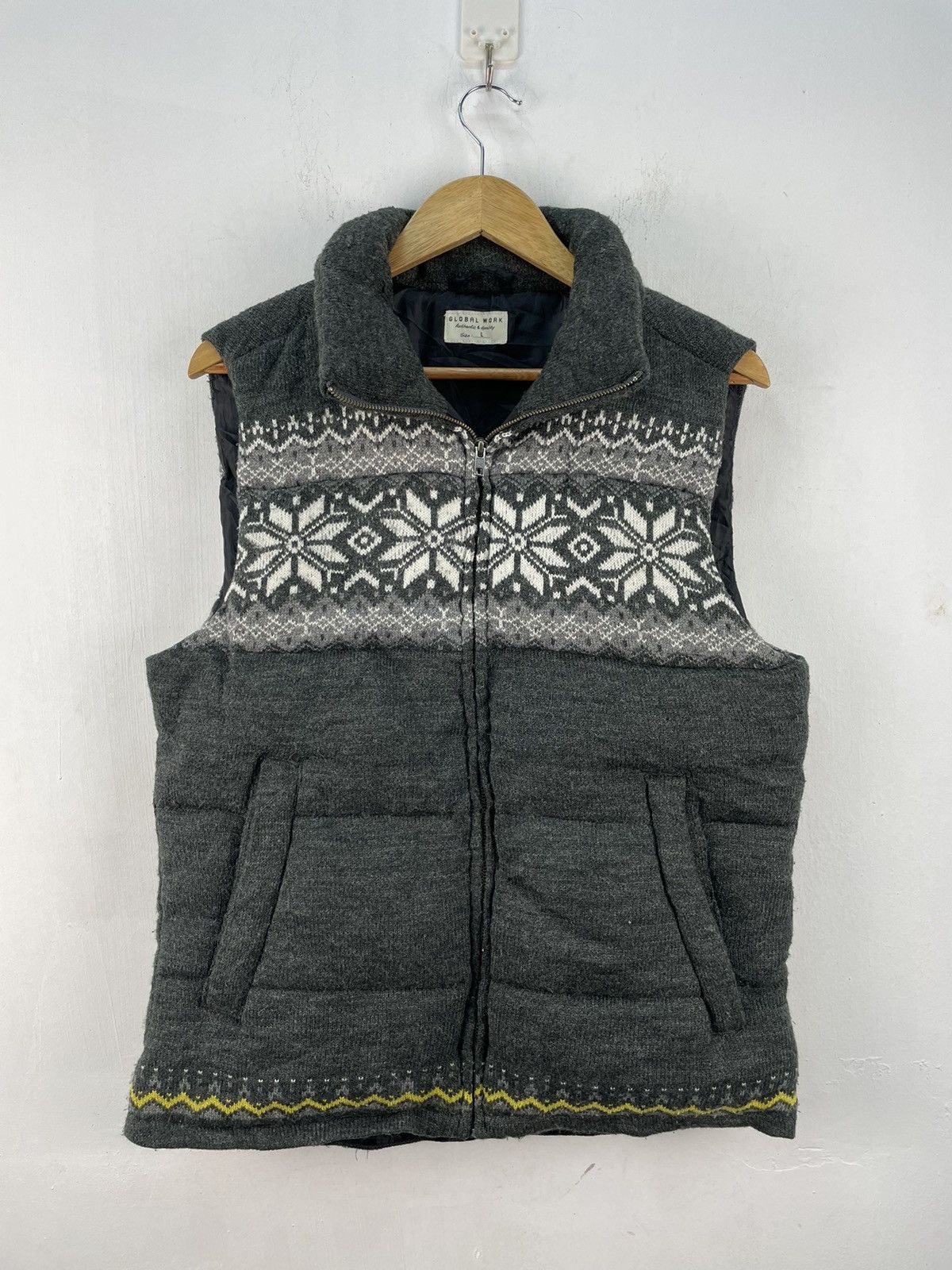 Global Work Vintage Global Work Japan Puffer Vest Jacket Native Navajo Size US L / EU 52-54 / 3 - 1 Thumbnail
