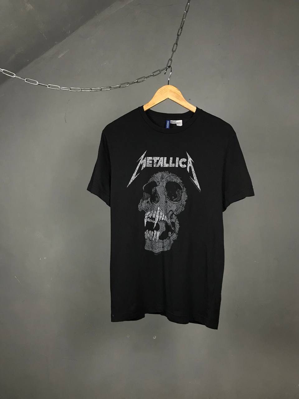 Band Tees Metallica skulls vintage rock band tee Size US S / EU 44-46 / 1 - 1 Thumbnail