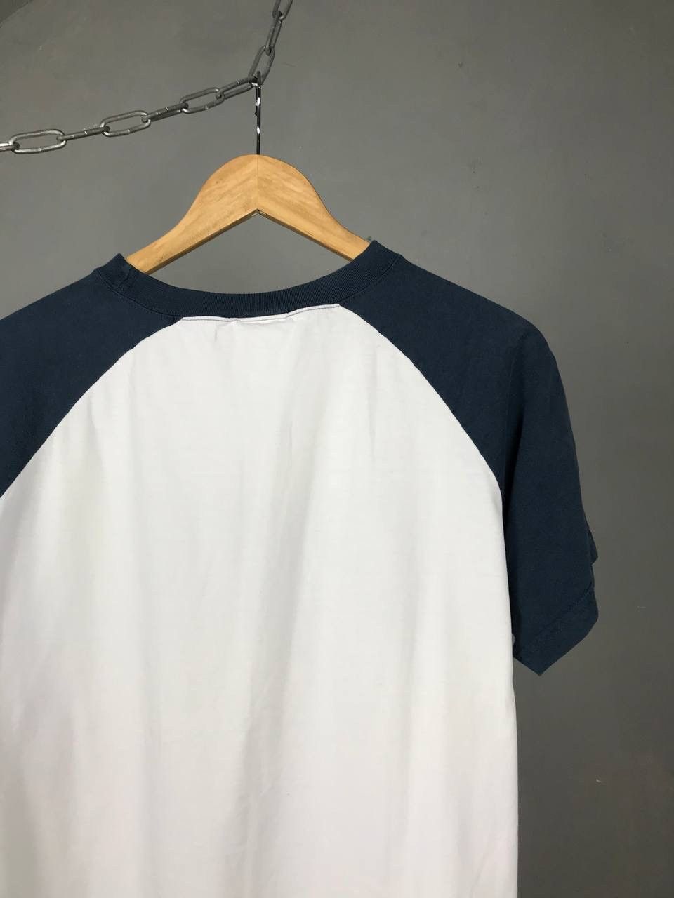 Carhartt × Vintage Carhartt vintage streetwear center logo tee Size US L / EU 52-54 / 3 - 6 Thumbnail