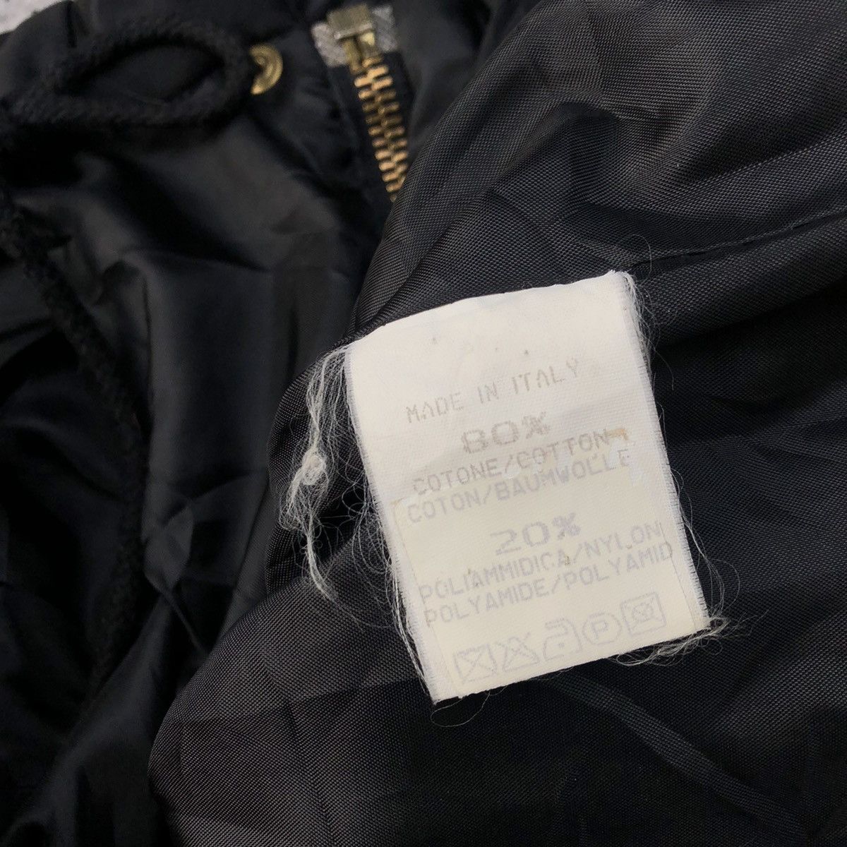 Vintage Vintage Italian Designer Cropped Puffer Jacket Size US M / EU 48-50 / 2 - 5 Thumbnail