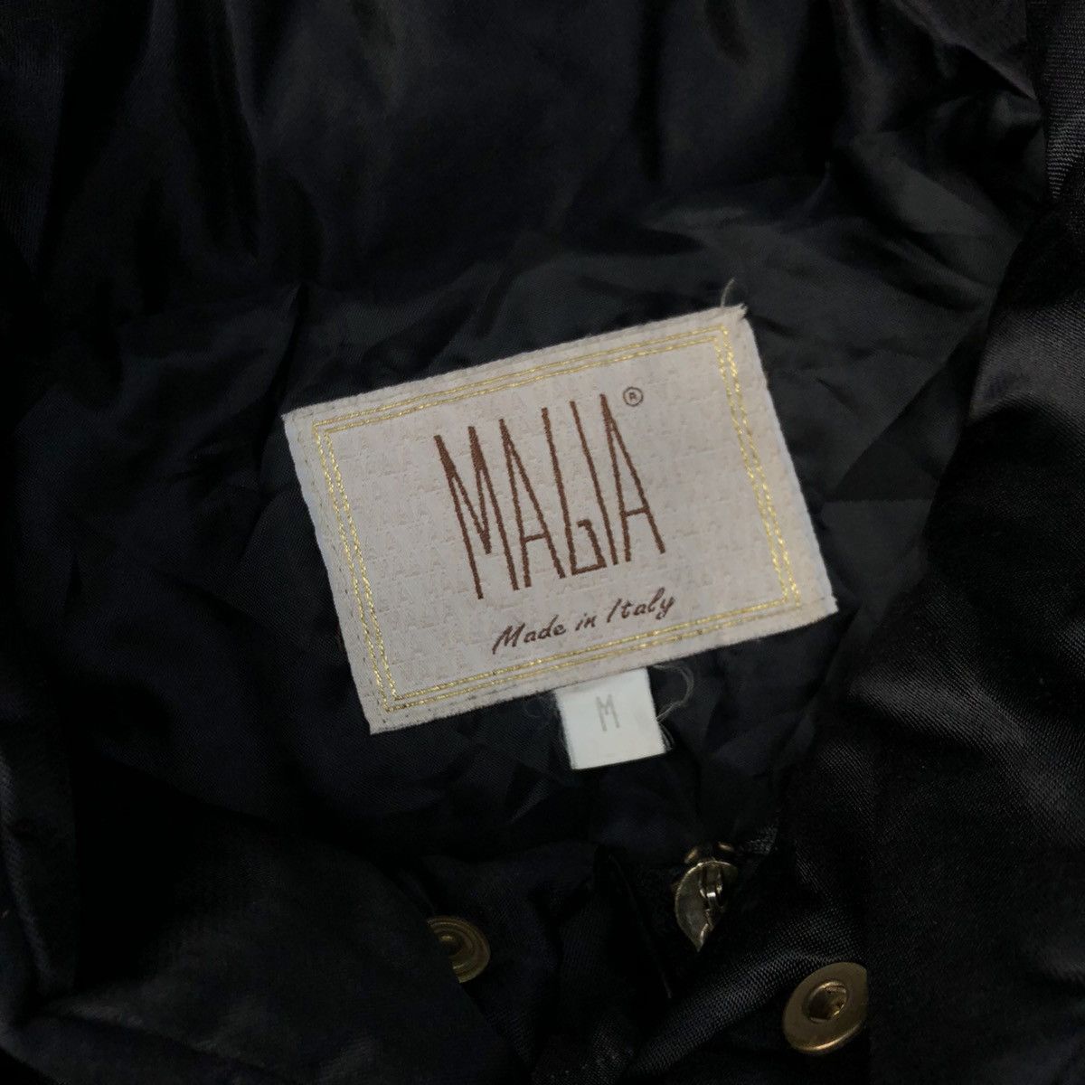 Vintage Vintage Italian Designer Cropped Puffer Jacket Size US M / EU 48-50 / 2 - 3 Thumbnail