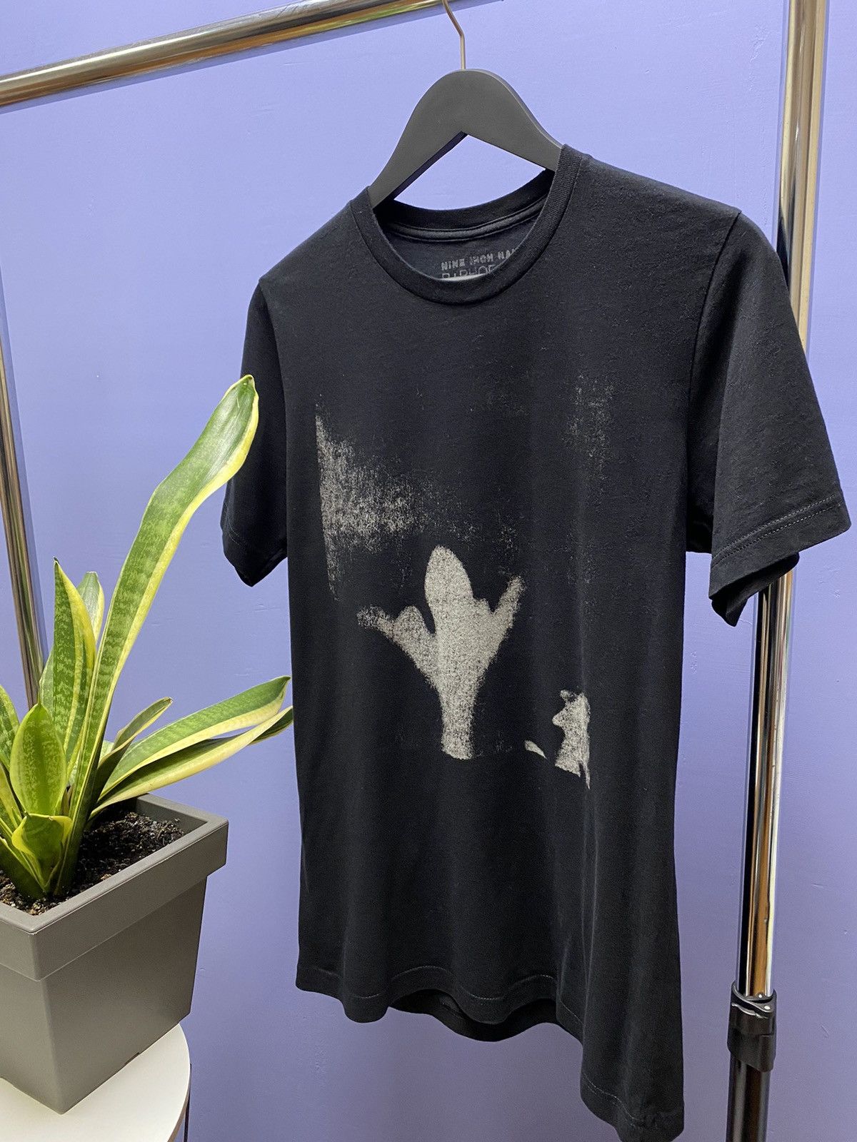 Band Tees Rare Nine Inch Nails R+RHOF 2020 Limited Edition T Shirt Size US S / EU 44-46 / 1 - 2 Thumbnail