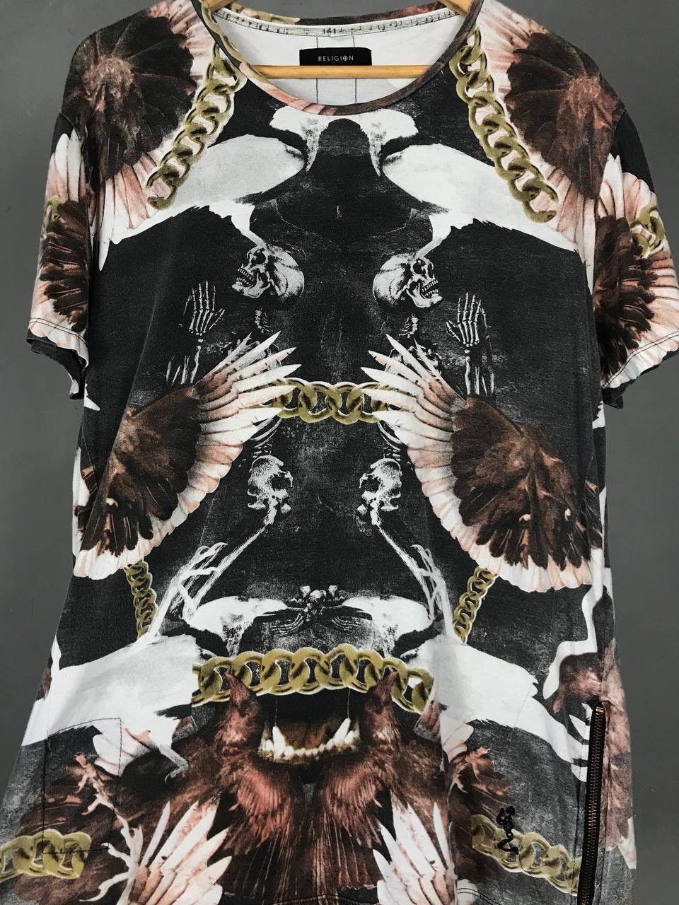 Other Religion luxury skulls skeleton overprinted tee Size US L / EU 52-54 / 3 - 3 Thumbnail