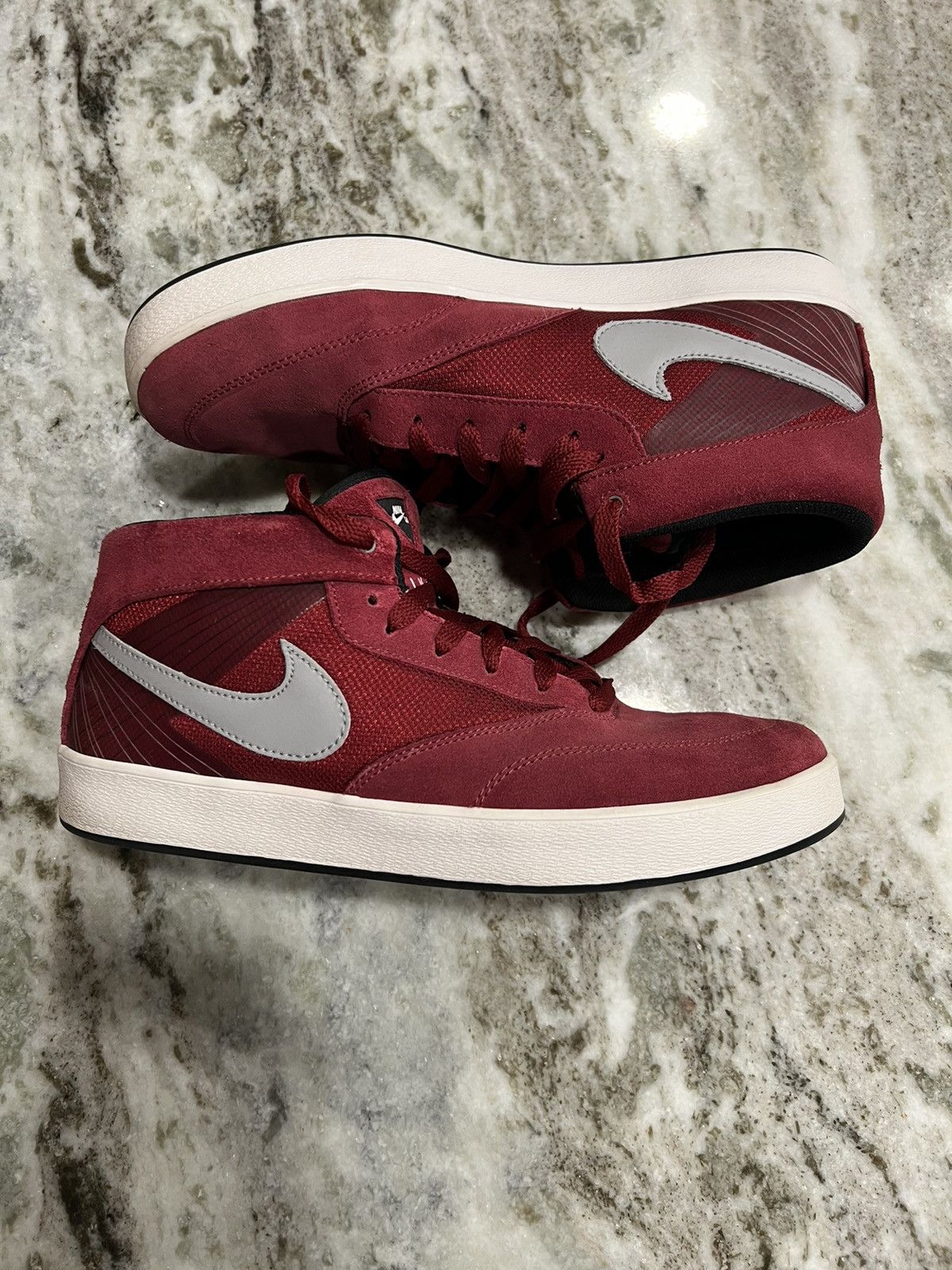Nike Nike SB Omar Salazar Size US 10 / EU 43 - 2 Thumbnail