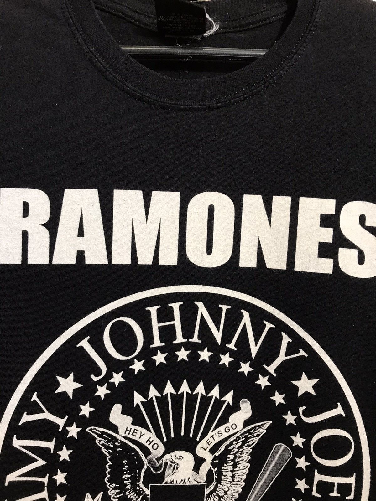 Band Tees Vintage Ramones band rock tee Size US M / EU 48-50 / 2 - 4 Thumbnail