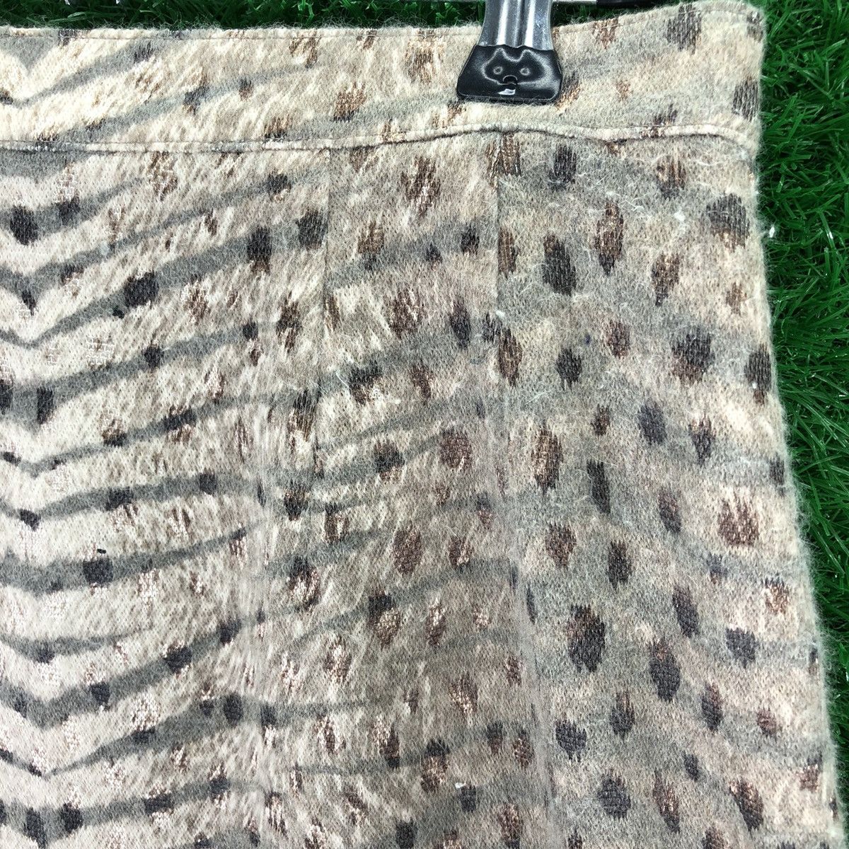 Japanese Brand Vintage 90's Midi Skirt Faux Fur Leopard Tiger by Presto Size 25" / US 0 / IT 36 - 2 Thumbnail