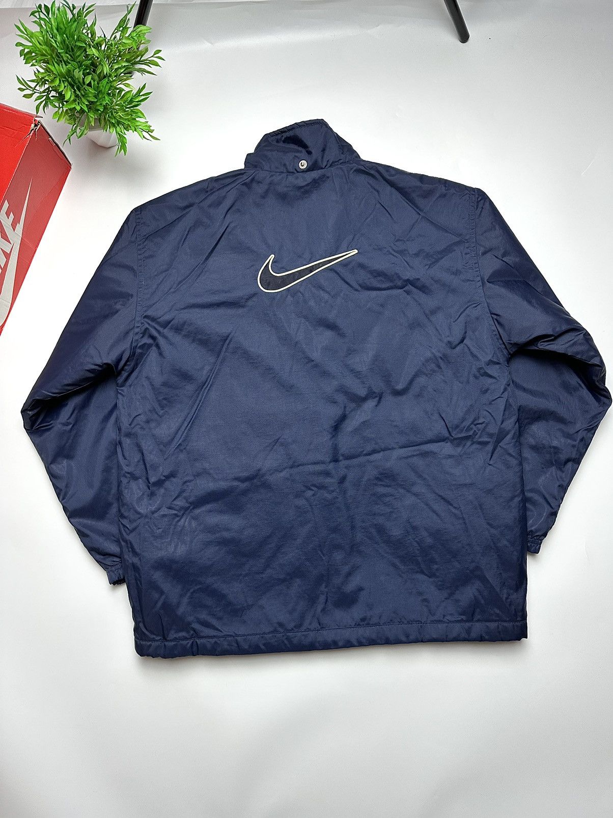 Vintage Vintage 90s Nike International Swoosh Jacket Size US L / EU 52-54 / 3 - 1 Thumbnail