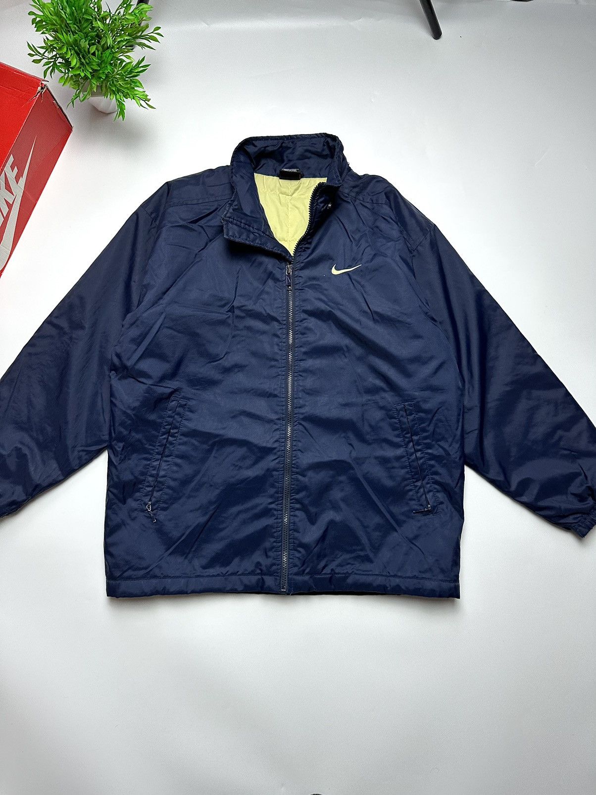 Vintage Vintage 90s Nike International Swoosh Jacket Size US L / EU 52-54 / 3 - 3 Thumbnail