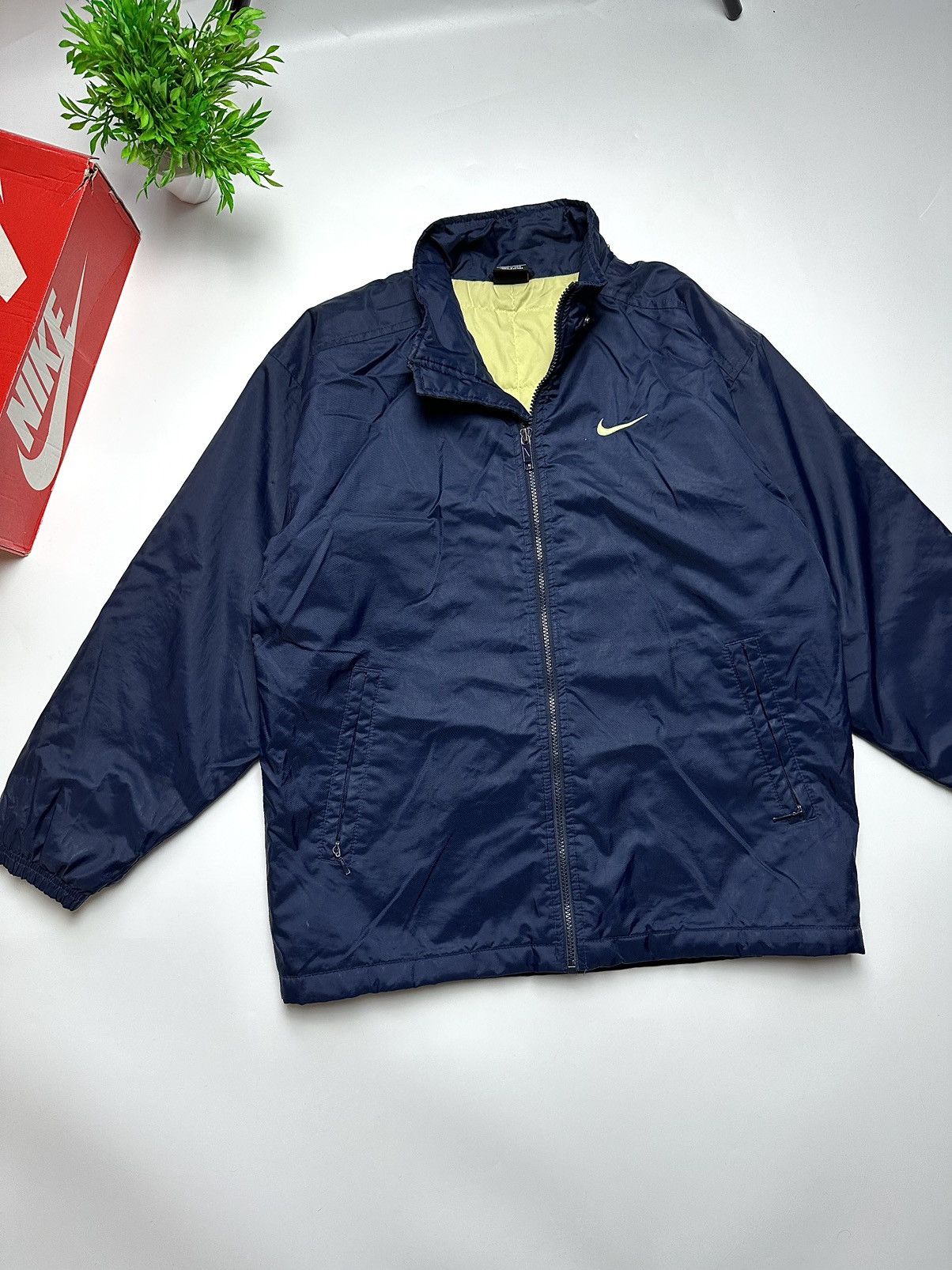 Vintage Vintage 90s Nike International Swoosh Jacket Size US L / EU 52-54 / 3 - 2 Thumbnail