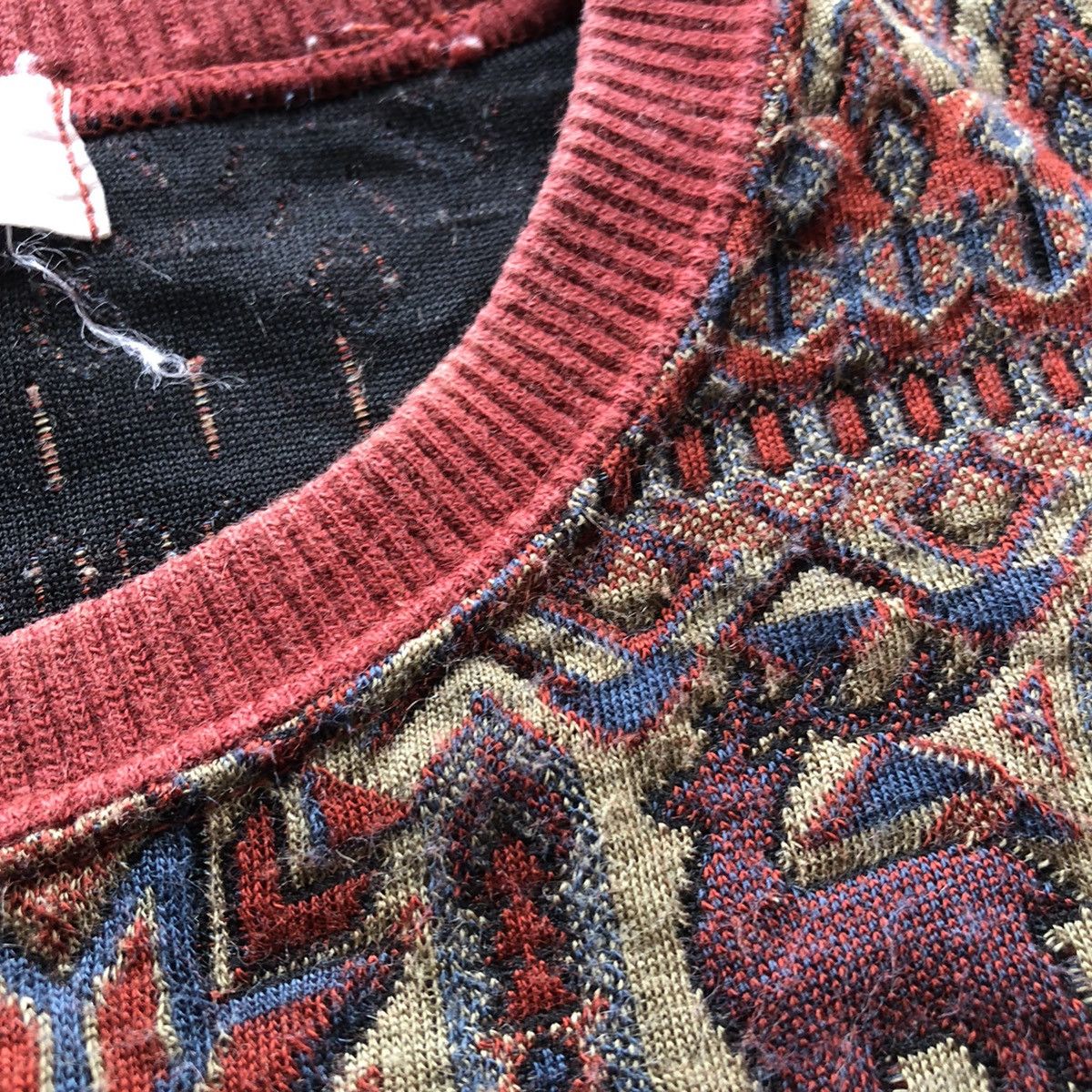 Japanese Brand Vintage 80's Sweatshirt Native 3D Textured by Tricot Jetais Size US S / EU 44-46 / 1 - 8 Thumbnail