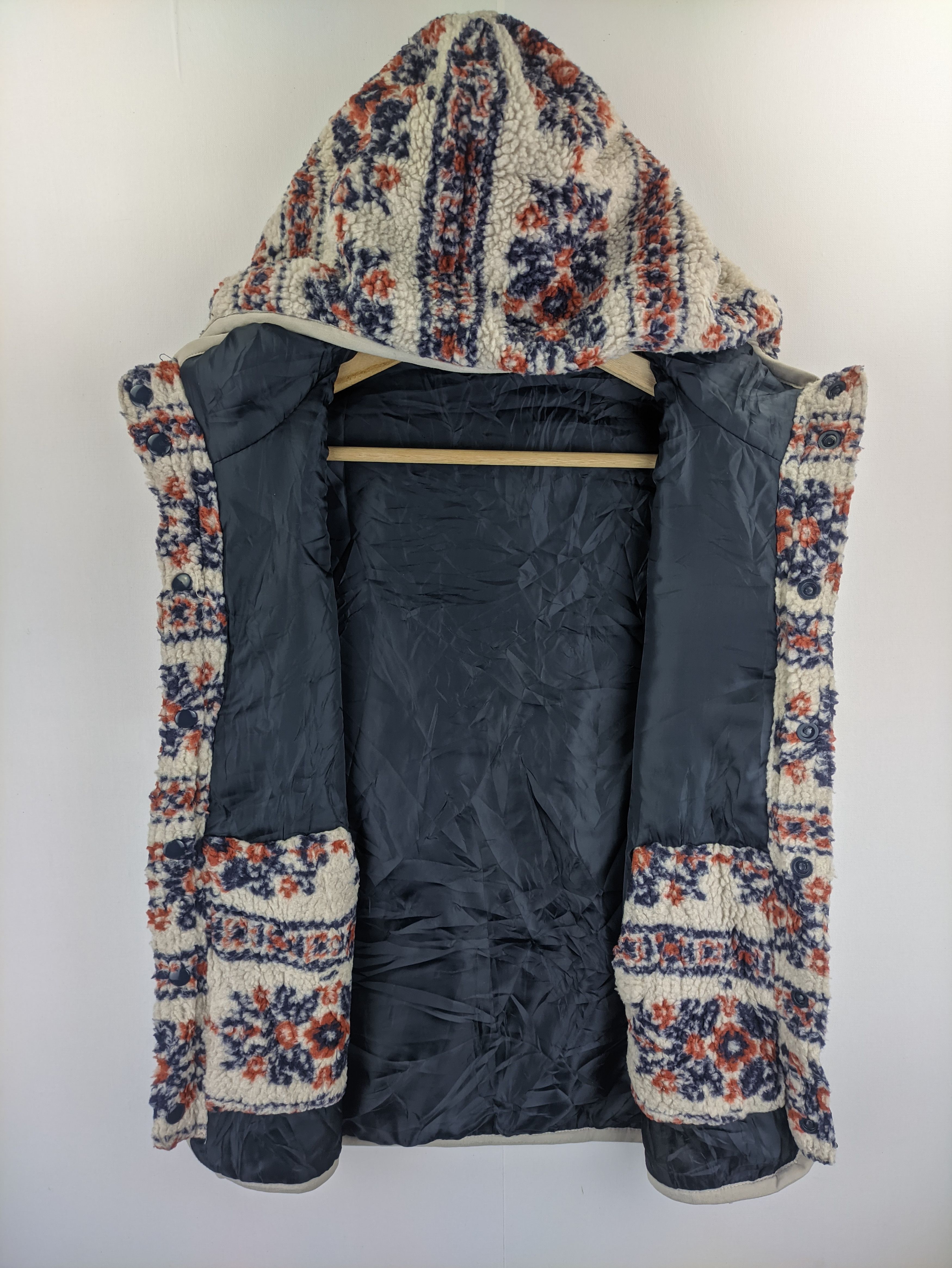 Japanese Brand Steals🔥Sherpa Vest Hooded Navajo Reversible Size US S / EU 44-46 / 1 - 5 Thumbnail