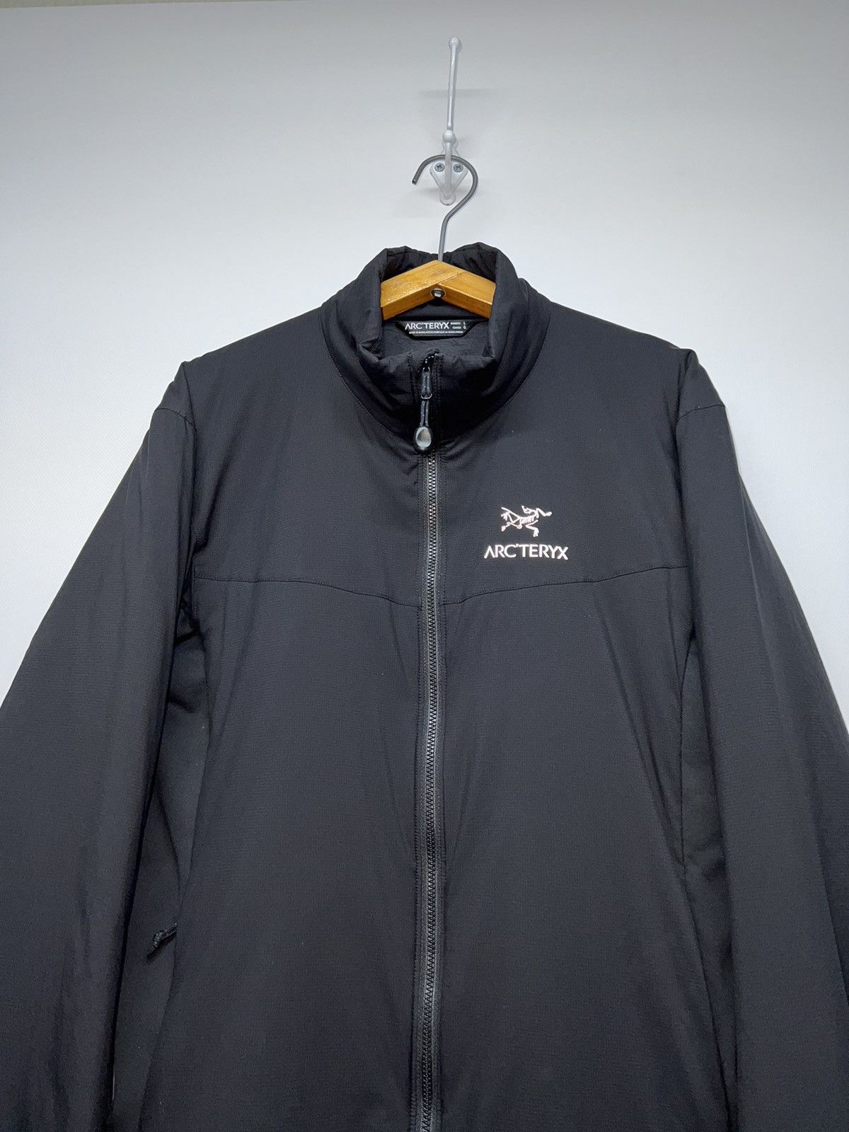 Vintage Y2k Arcteryx Reflective logo Atom LT Jacket 00’s