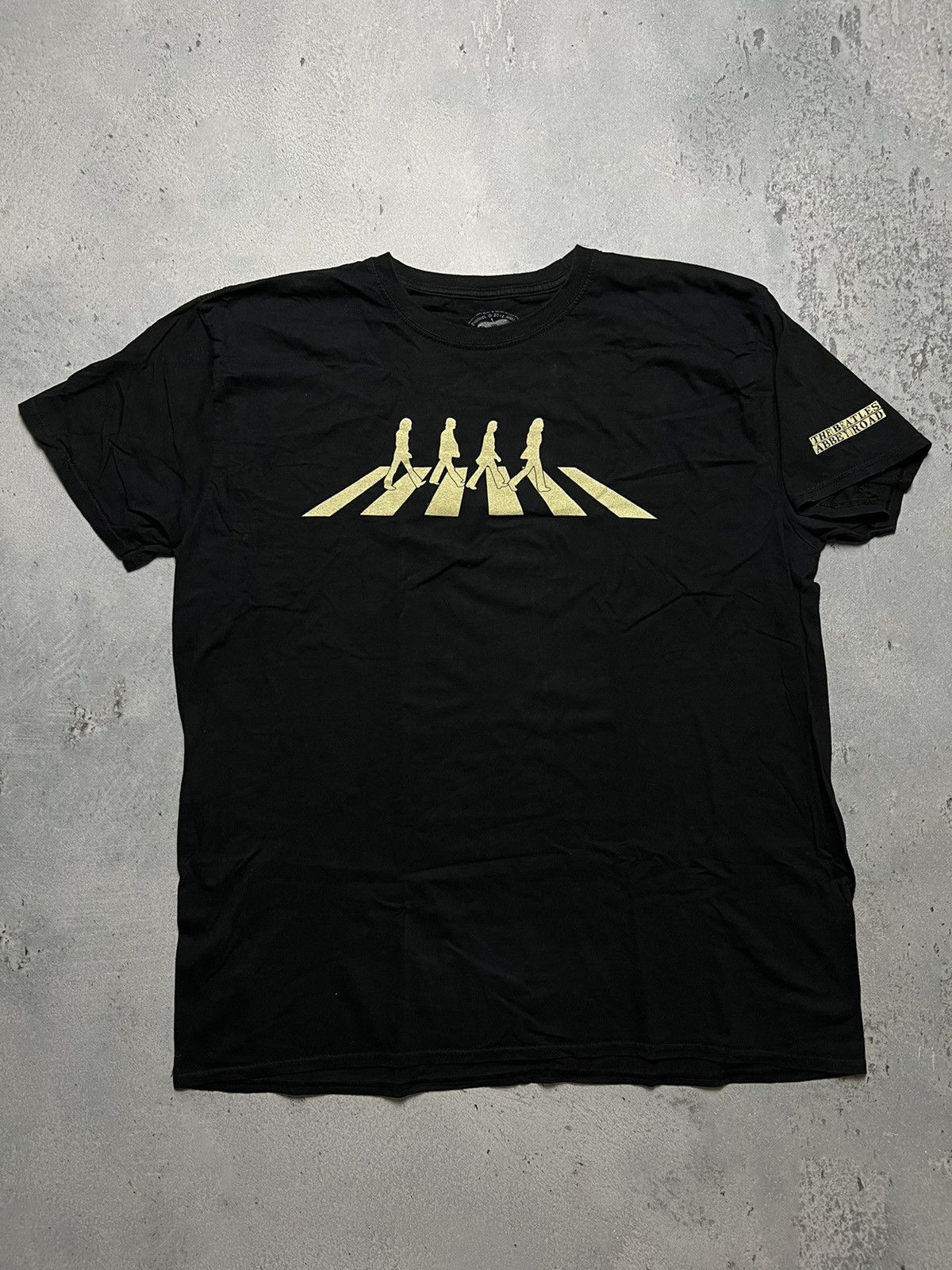 Band Tees © 2012 The Beatles Apple Tee Torn 🔥 Size US XL / EU 56 / 4 - 1 Thumbnail