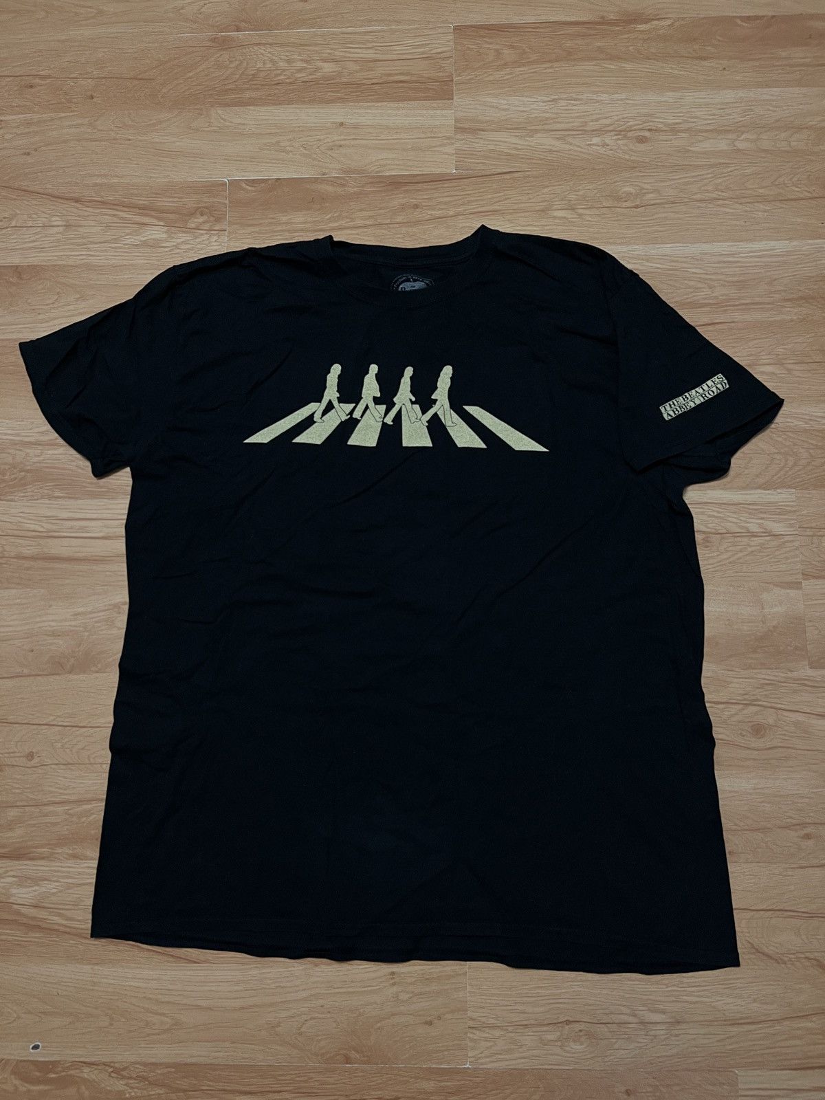 Band Tees © 2012 The Beatles Apple Tee Torn 🔥 Size US XL / EU 56 / 4 - 4 Thumbnail