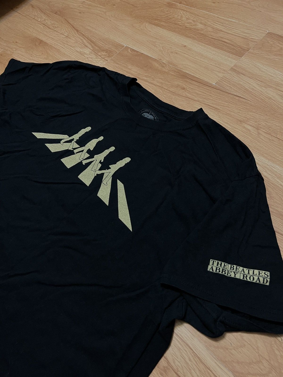 Band Tees © 2012 The Beatles Apple Tee Torn 🔥 Size US XL / EU 56 / 4 - 8 Thumbnail