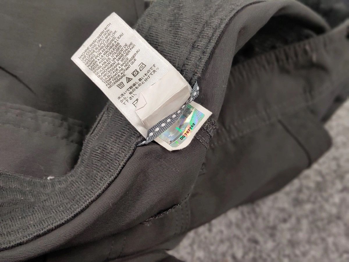 The North Face Vintage The North Face Nylon logo Gray Track Hiking Pants Size US 34 / EU 50 - 21 Thumbnail